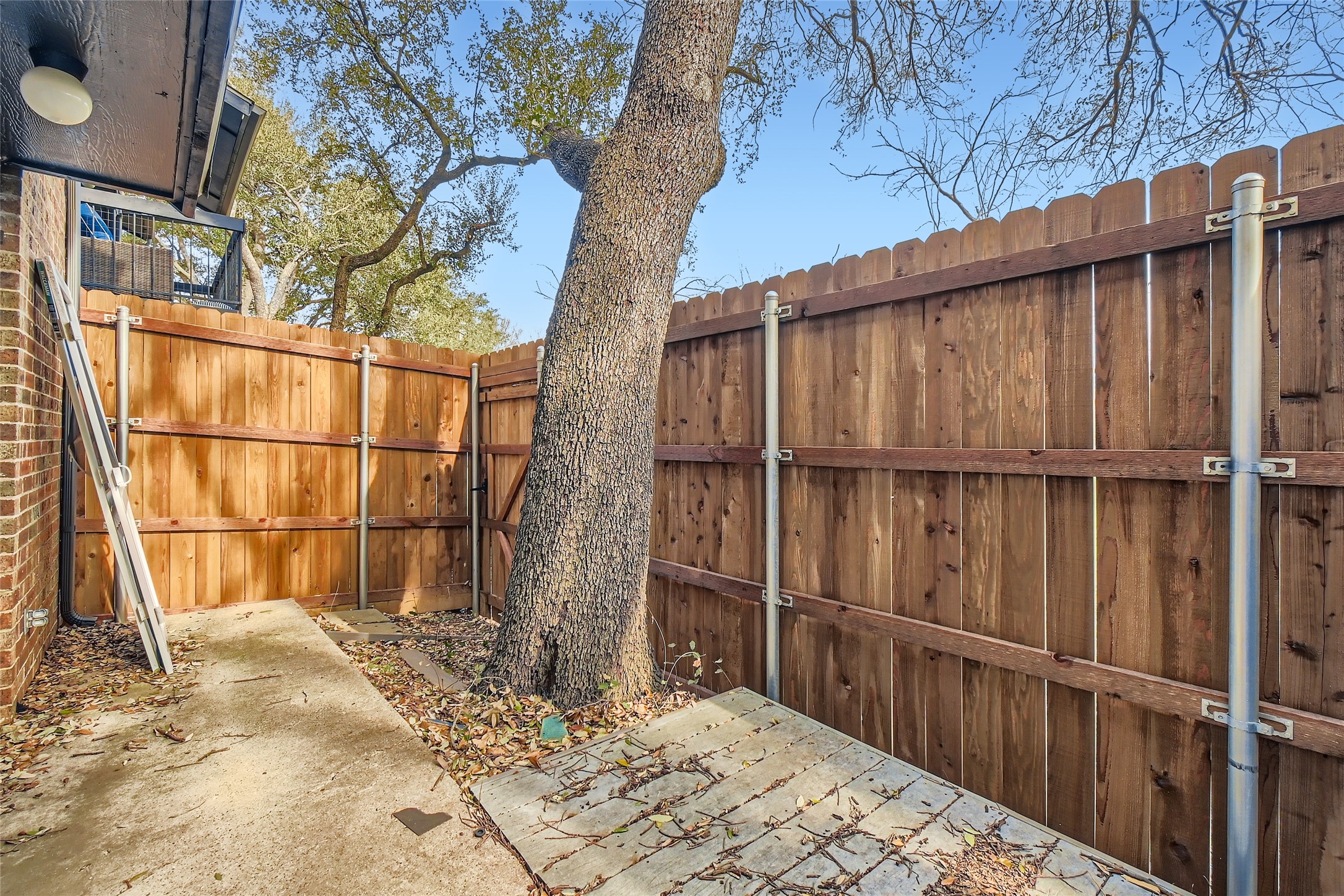 7525 Holly Hill Drive 9