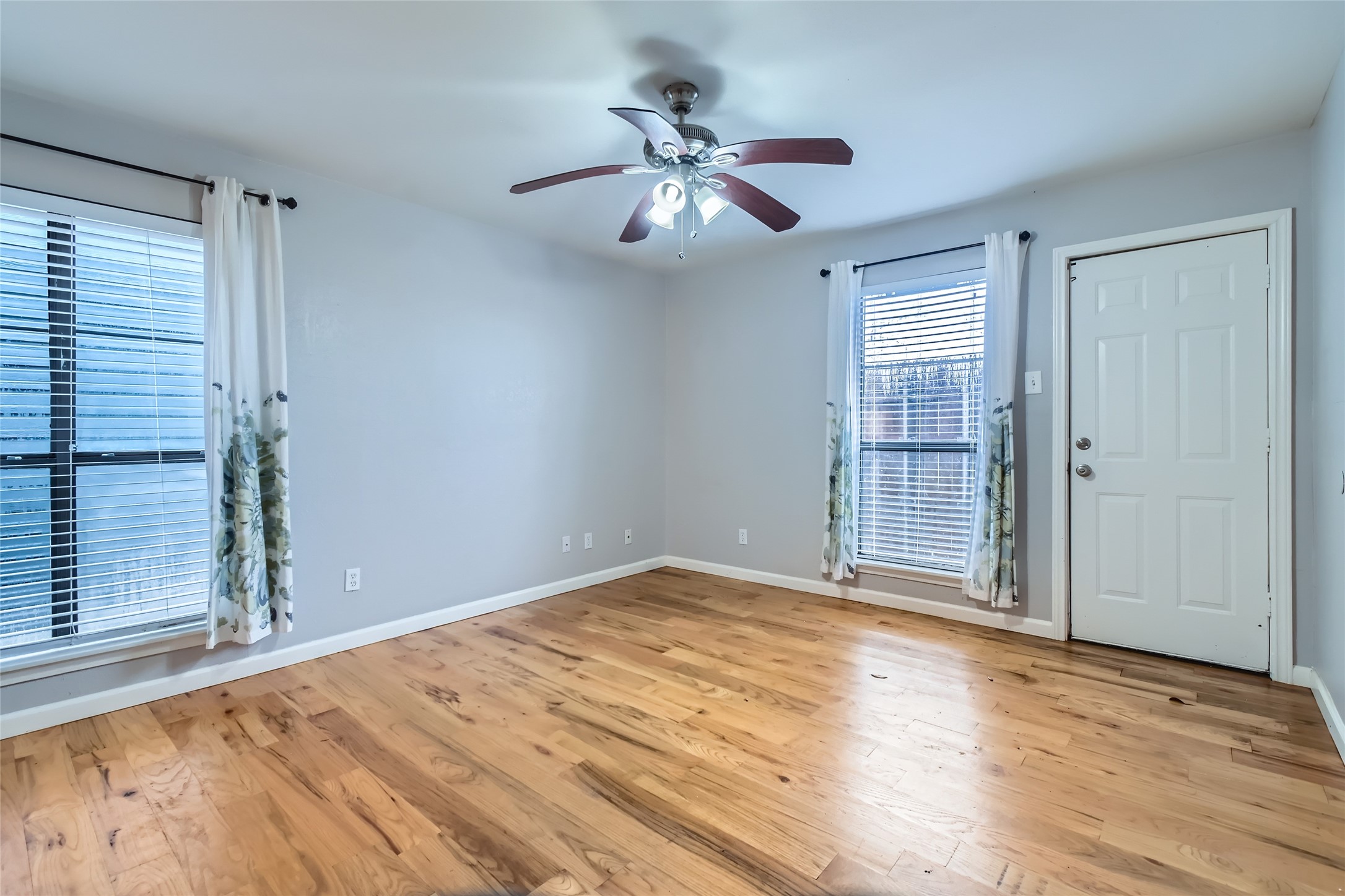 7525 Holly Hill Drive 9