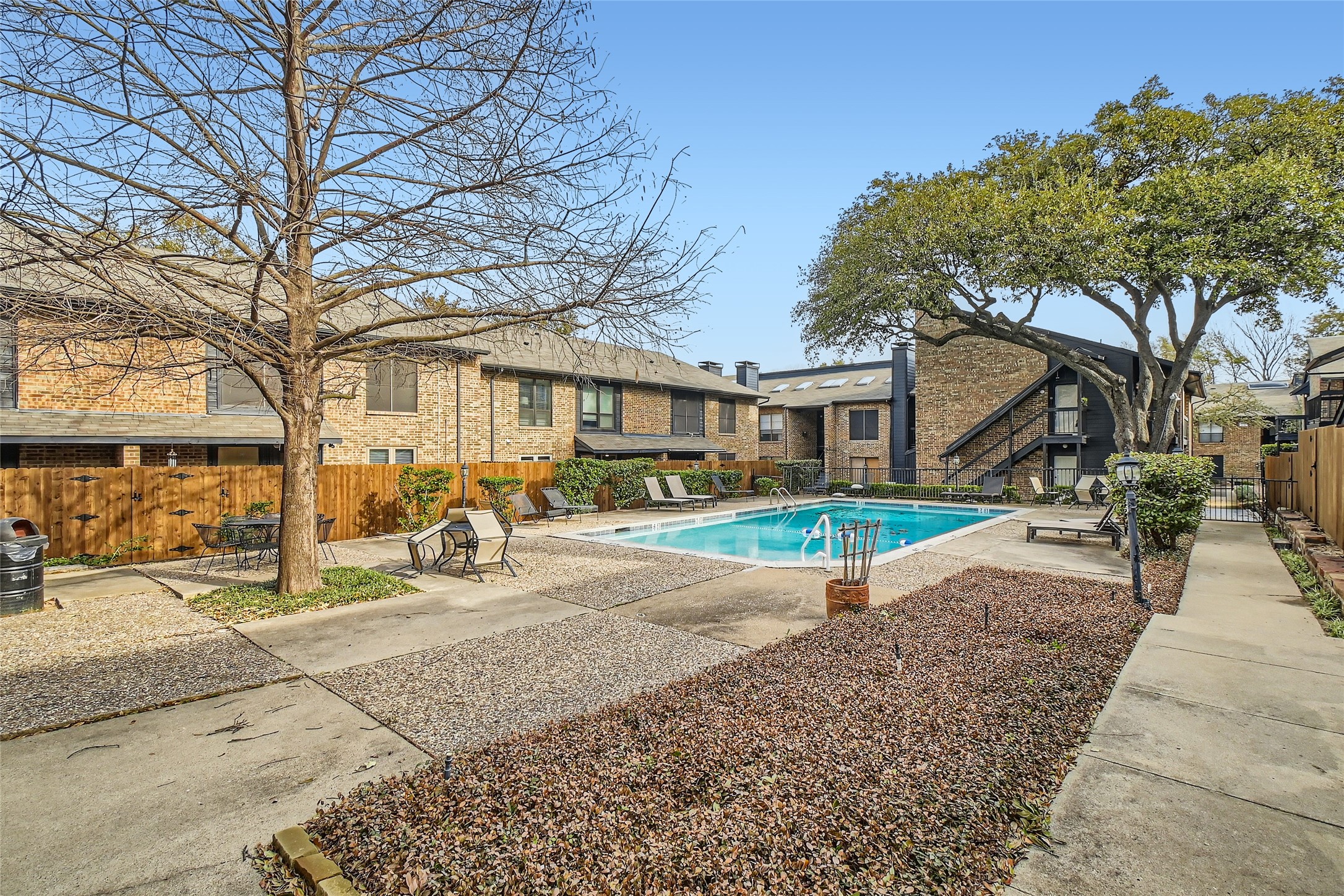 7525 Holly Hill Drive 9
