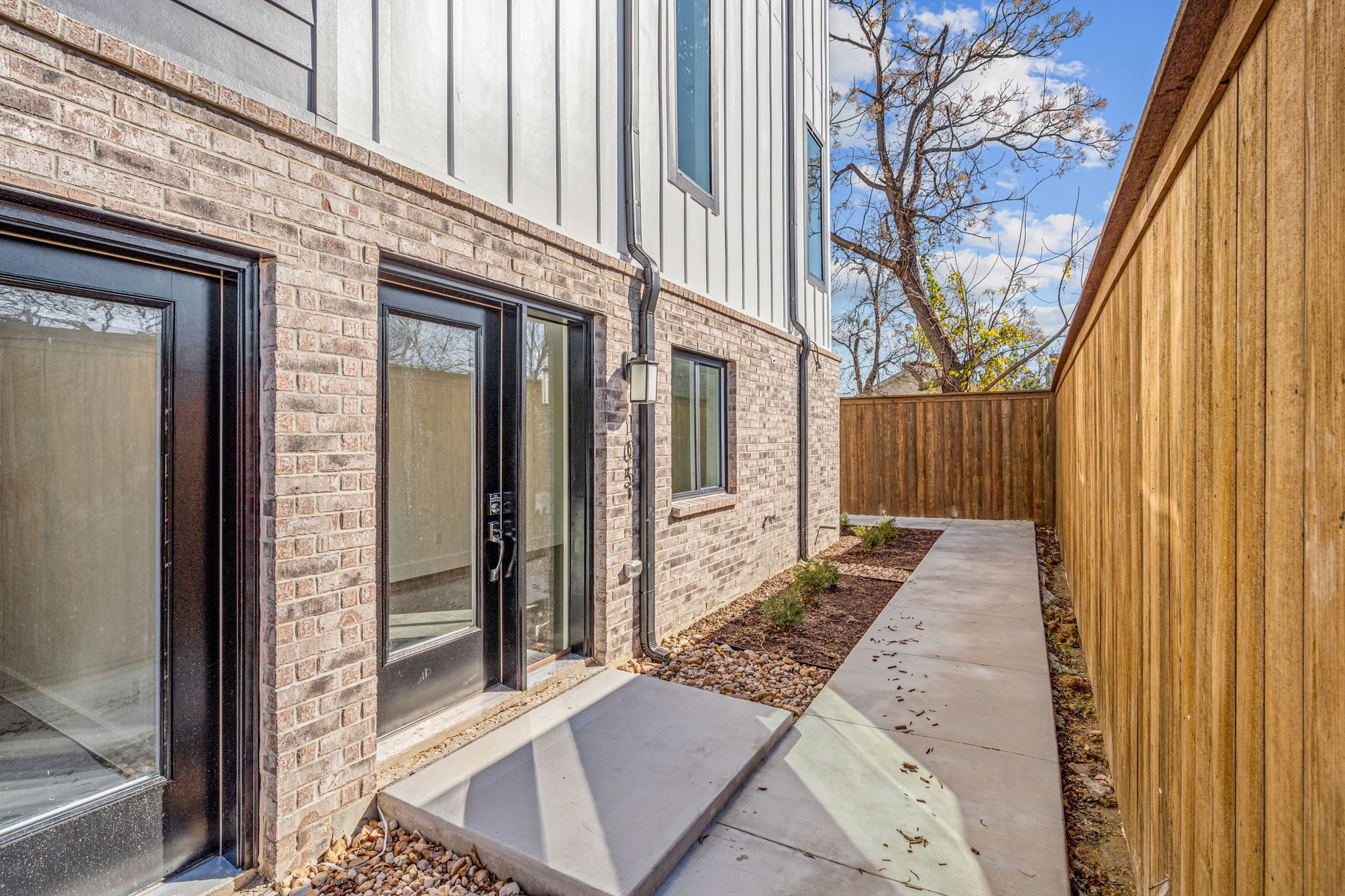 2206 Arroyo Avenue 102