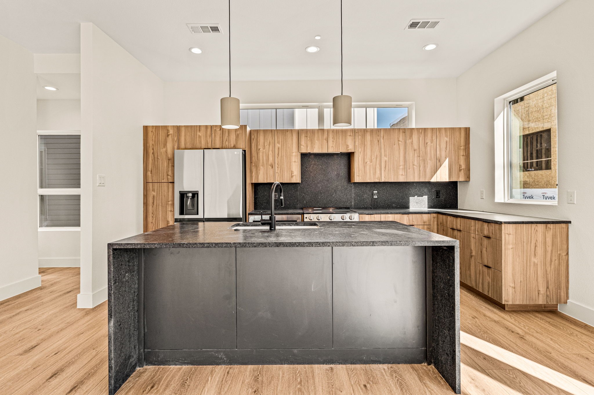 2206 Arroyo Avenue 102