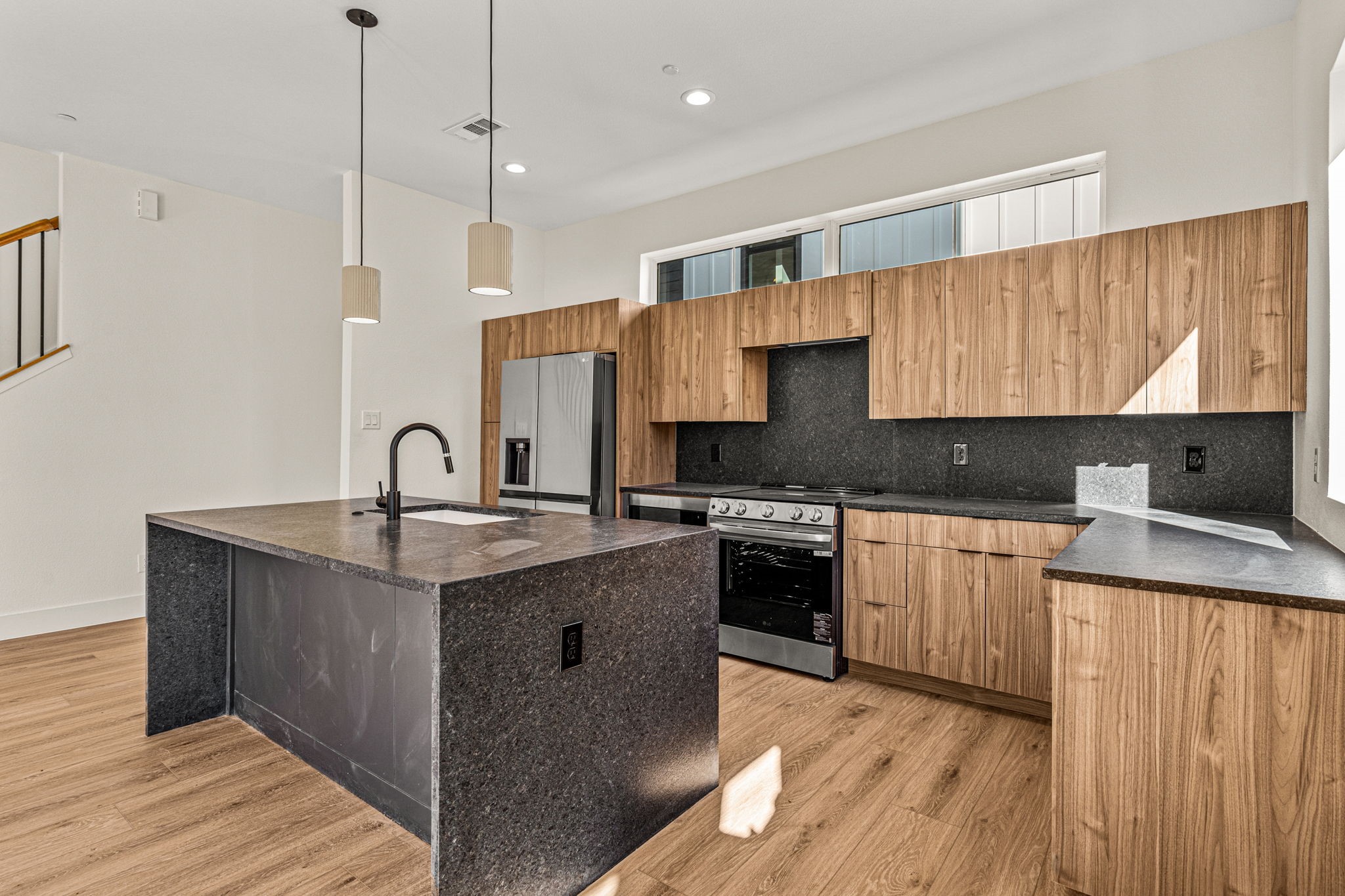 2206 Arroyo Avenue 102