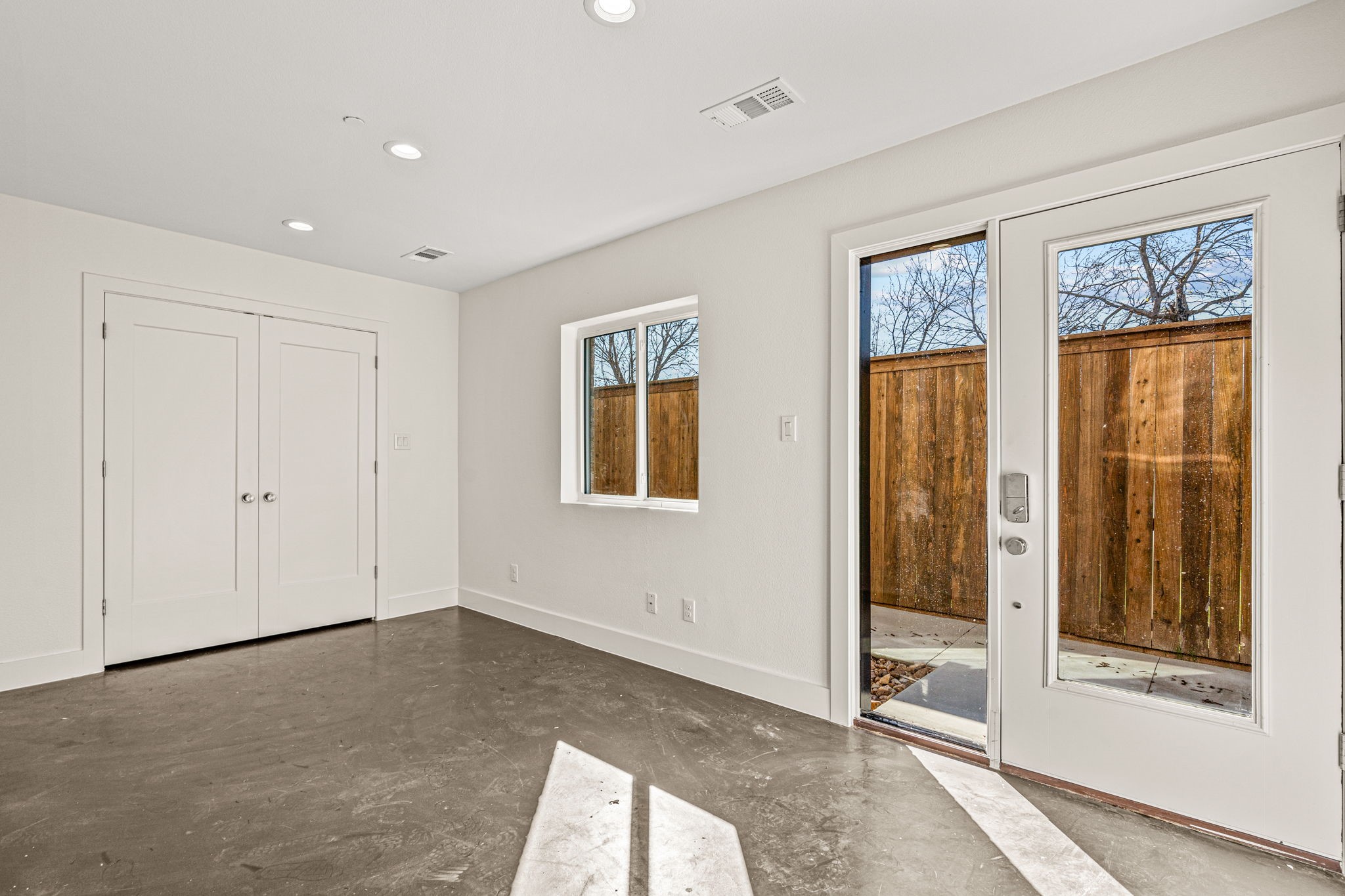 2206 Arroyo Avenue 102