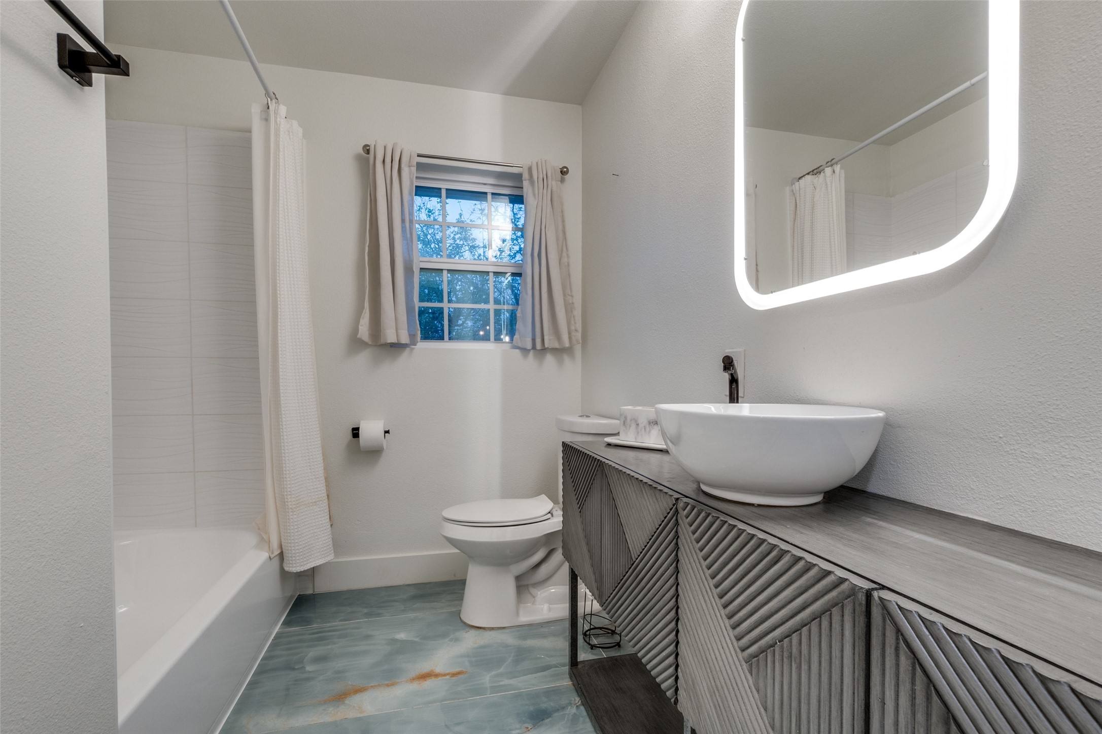 627 W Belt Line Road