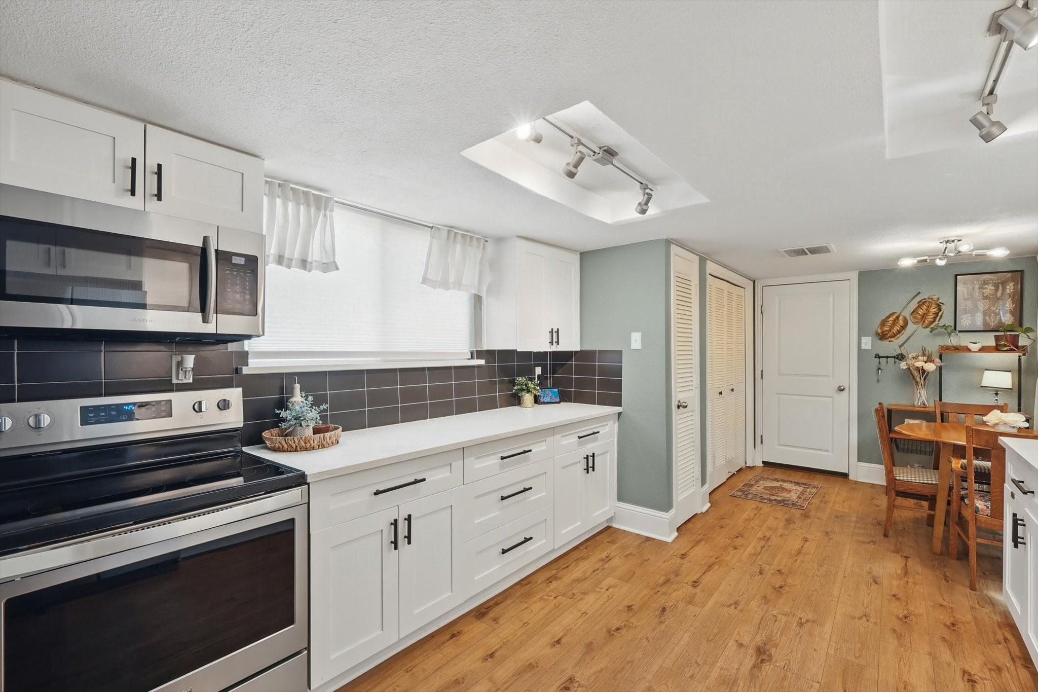3102 Pin Oak Court