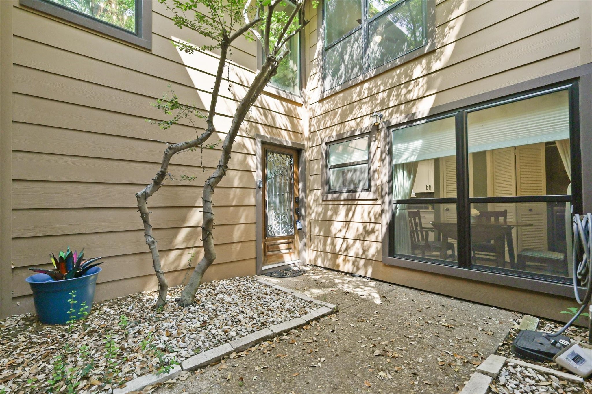 3102 Pin Oak Court