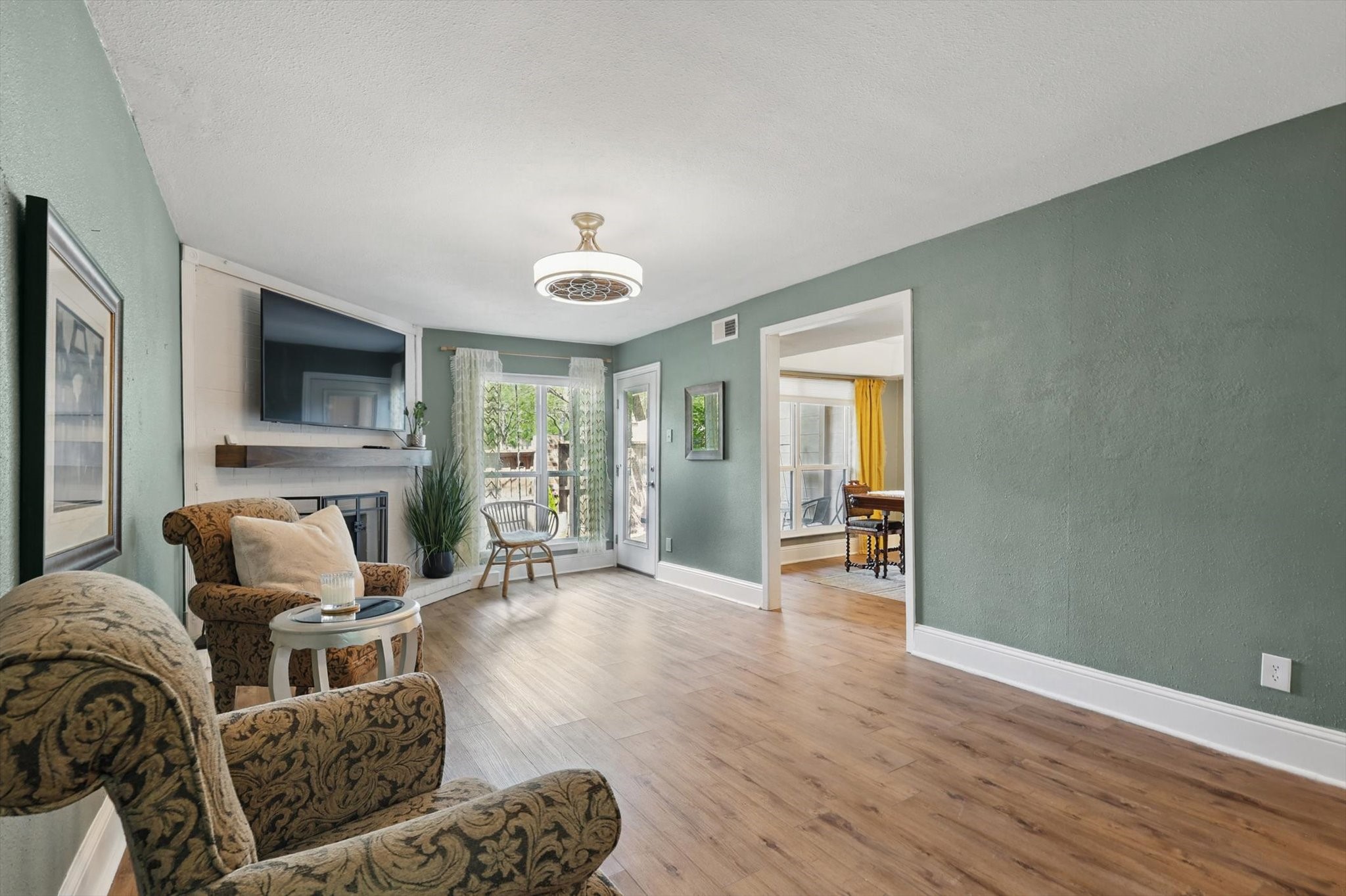 3102 Pin Oak Court