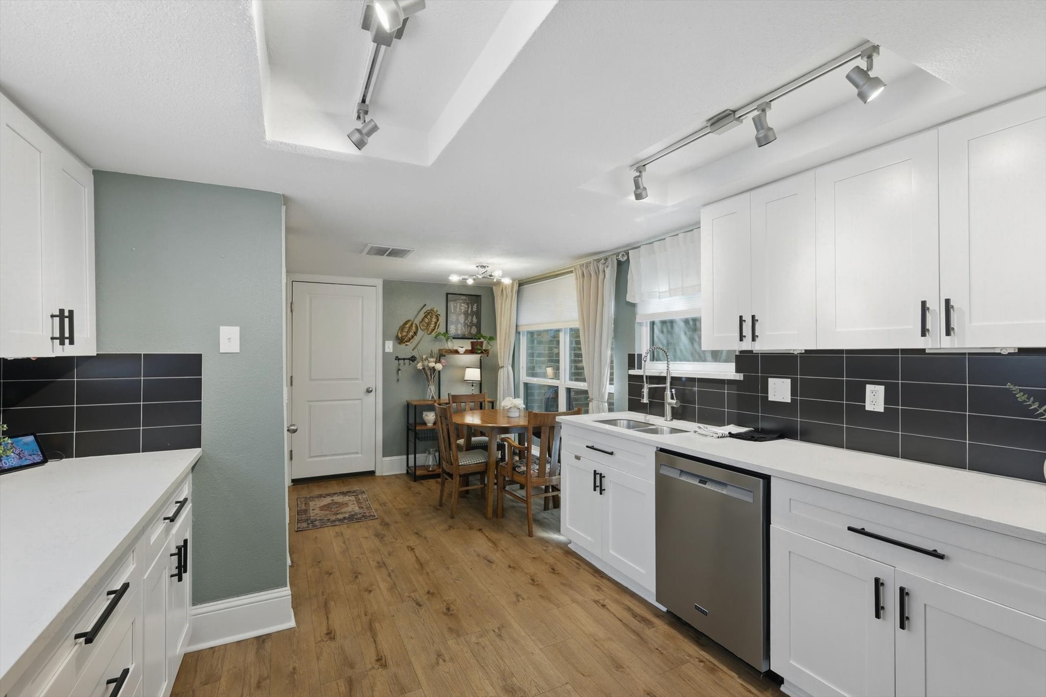 3102 Pin Oak Court