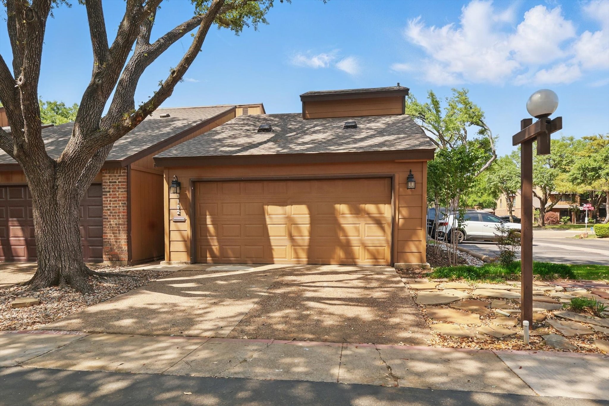 3102 Pin Oak Court