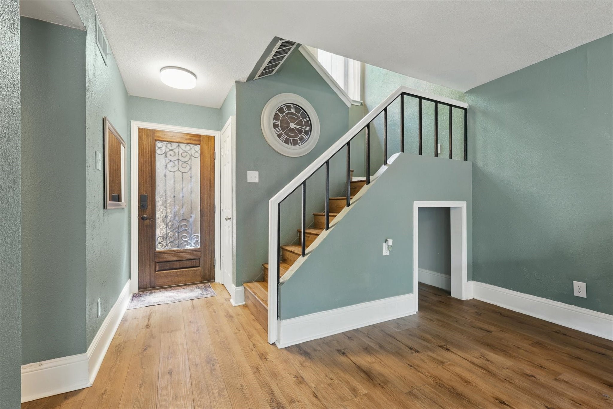3102 Pin Oak Court