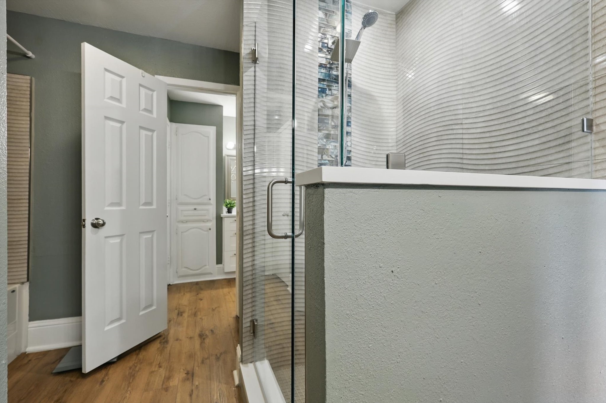3102 Pin Oak Court