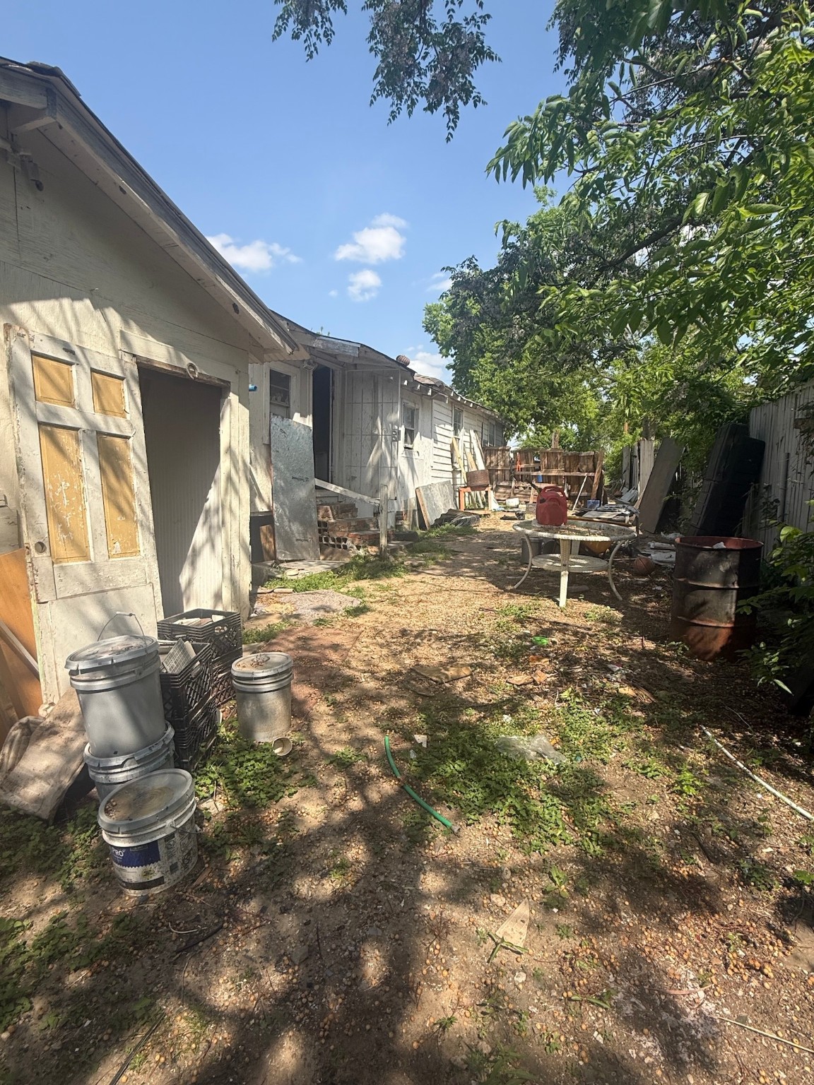 2007 N Montclair Avenue