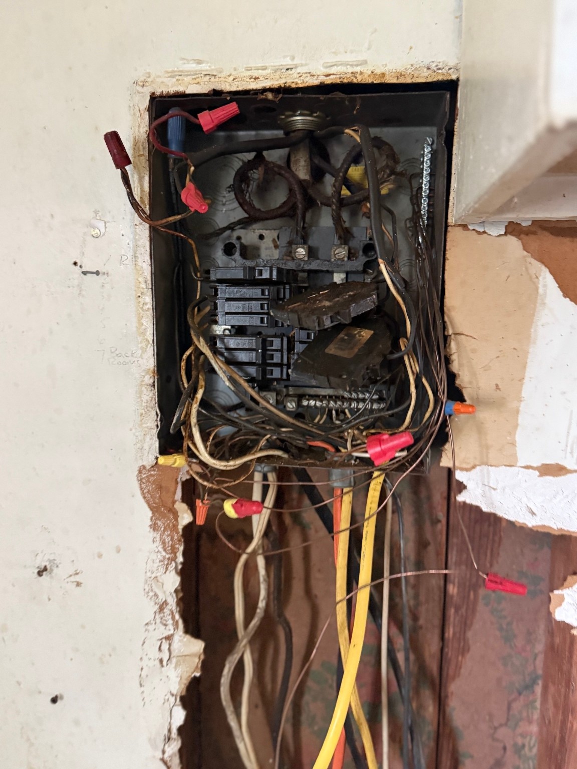 2007 N Montclair Avenue