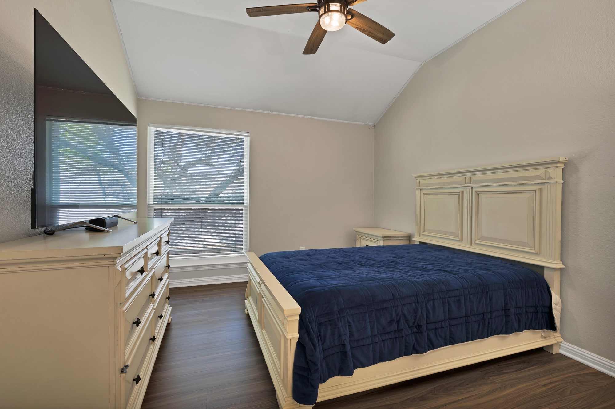 2913 Persimmon Place