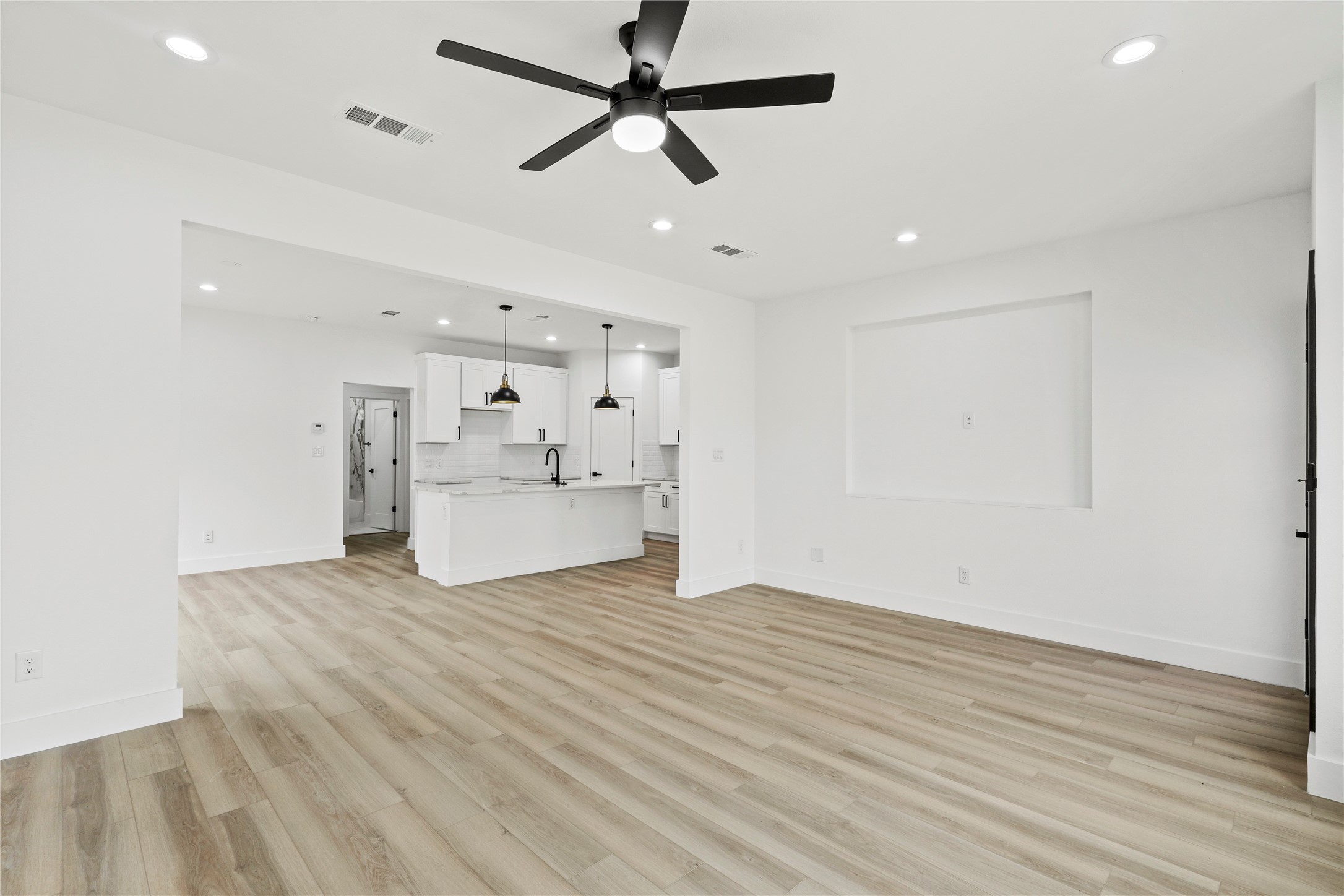 7815 Brownsville Avenue