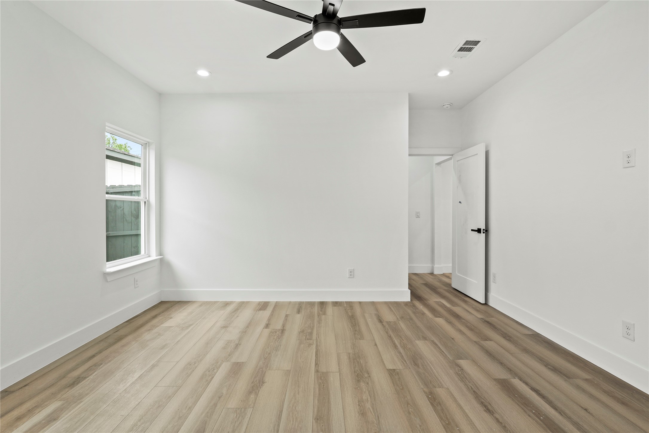 7815 Brownsville Avenue