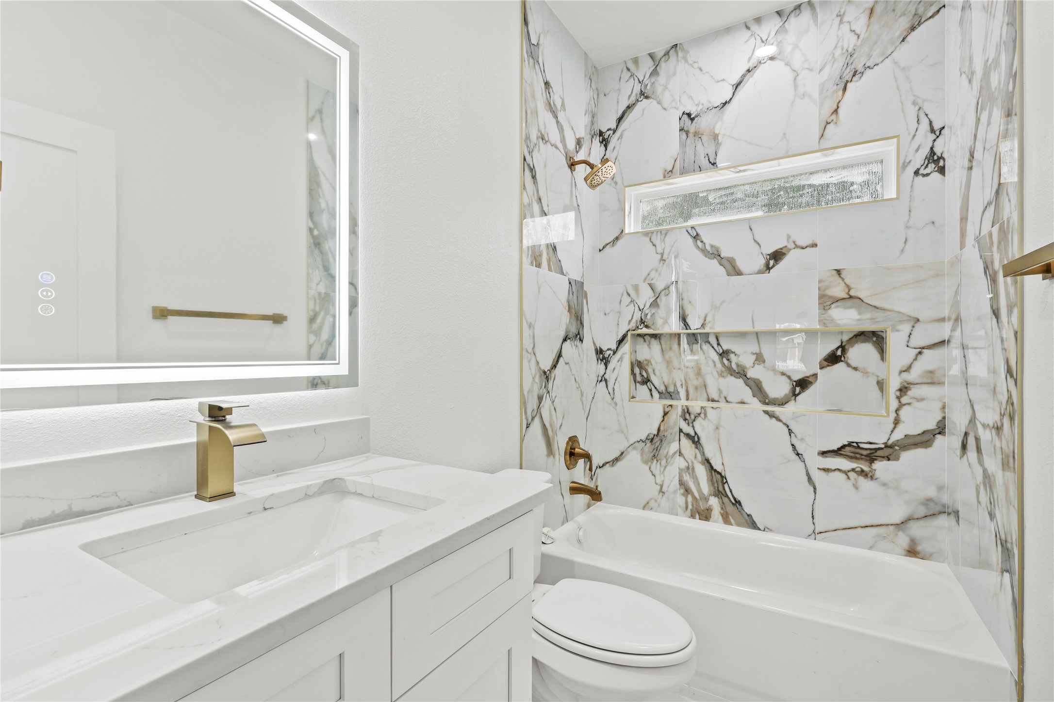 7815 Brownsville Avenue