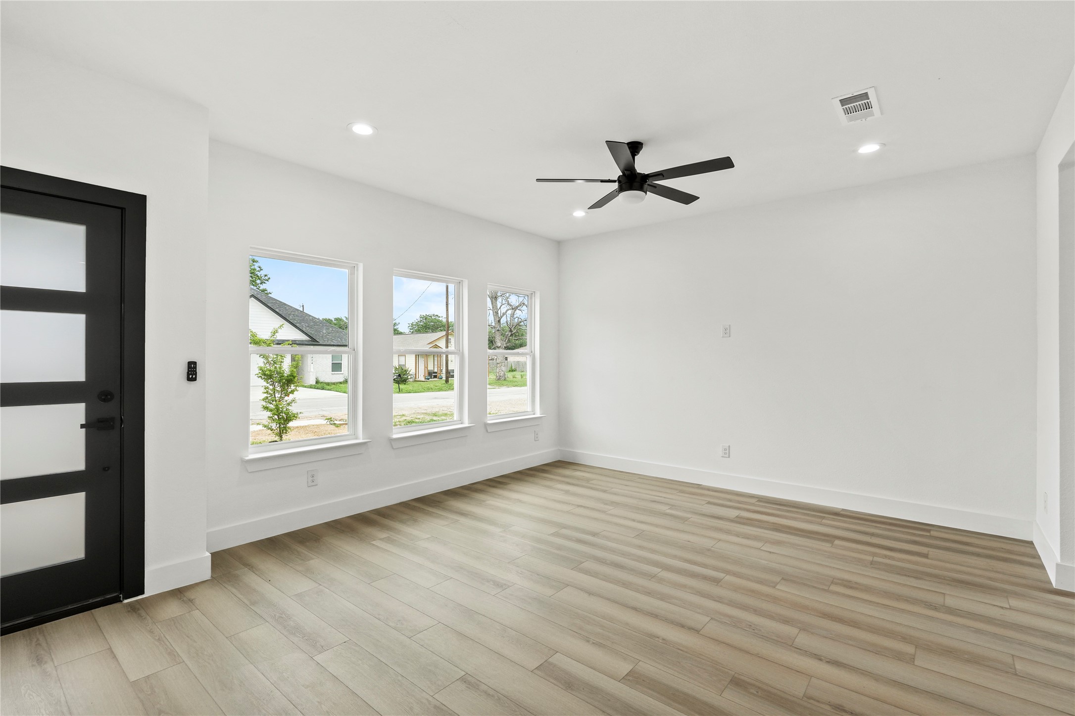 7815 Brownsville Avenue