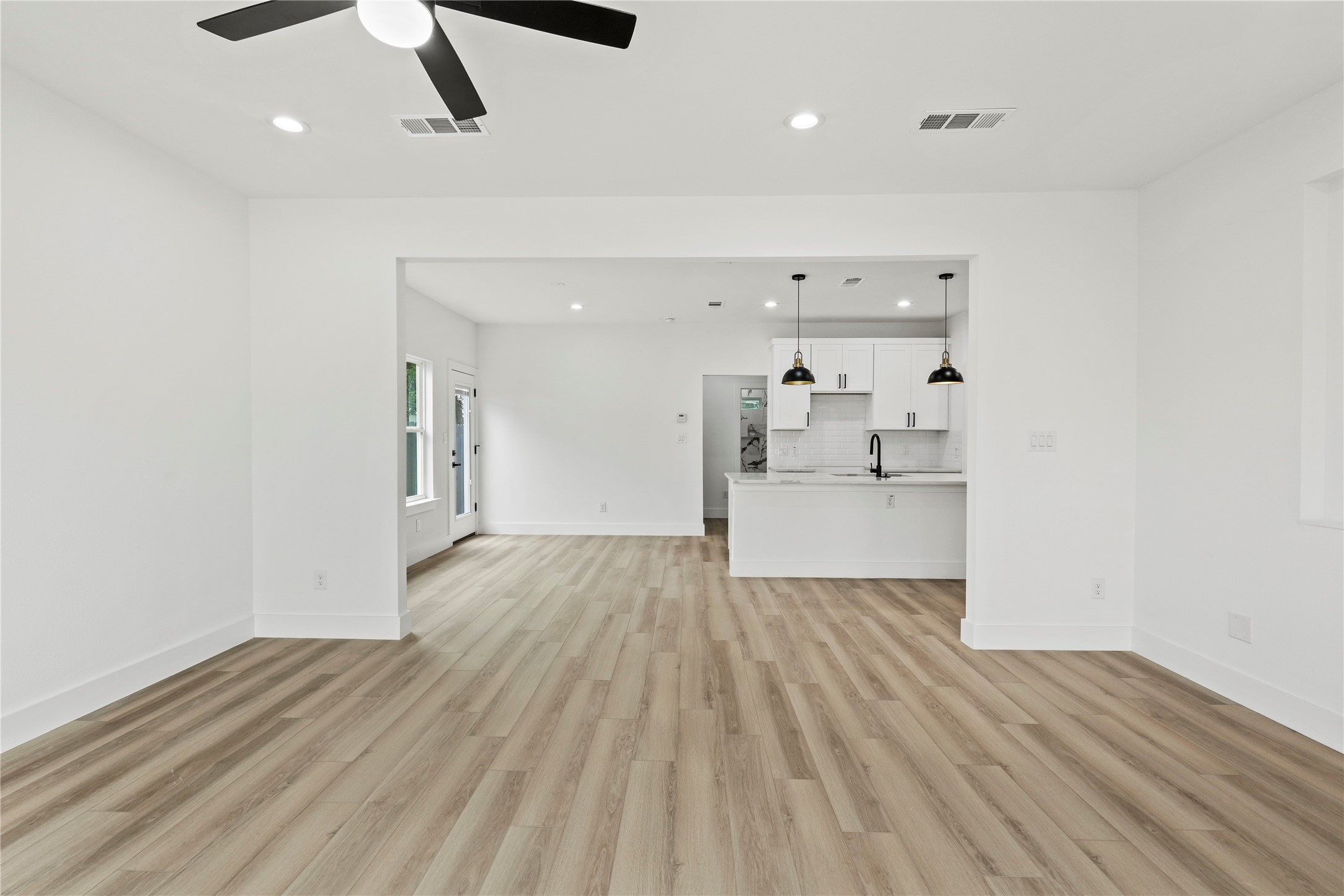 7815 Brownsville Avenue