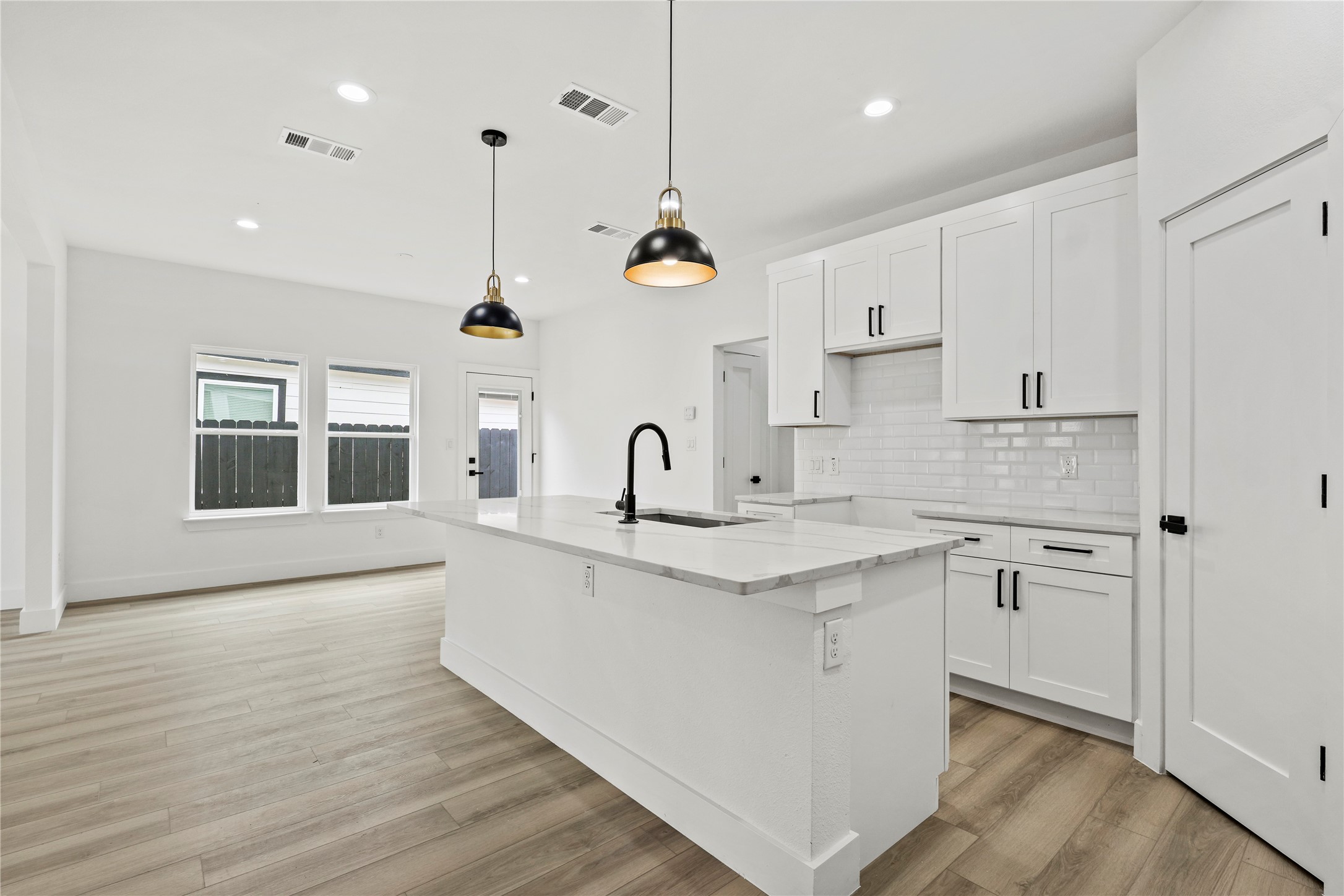 7815 Brownsville Avenue