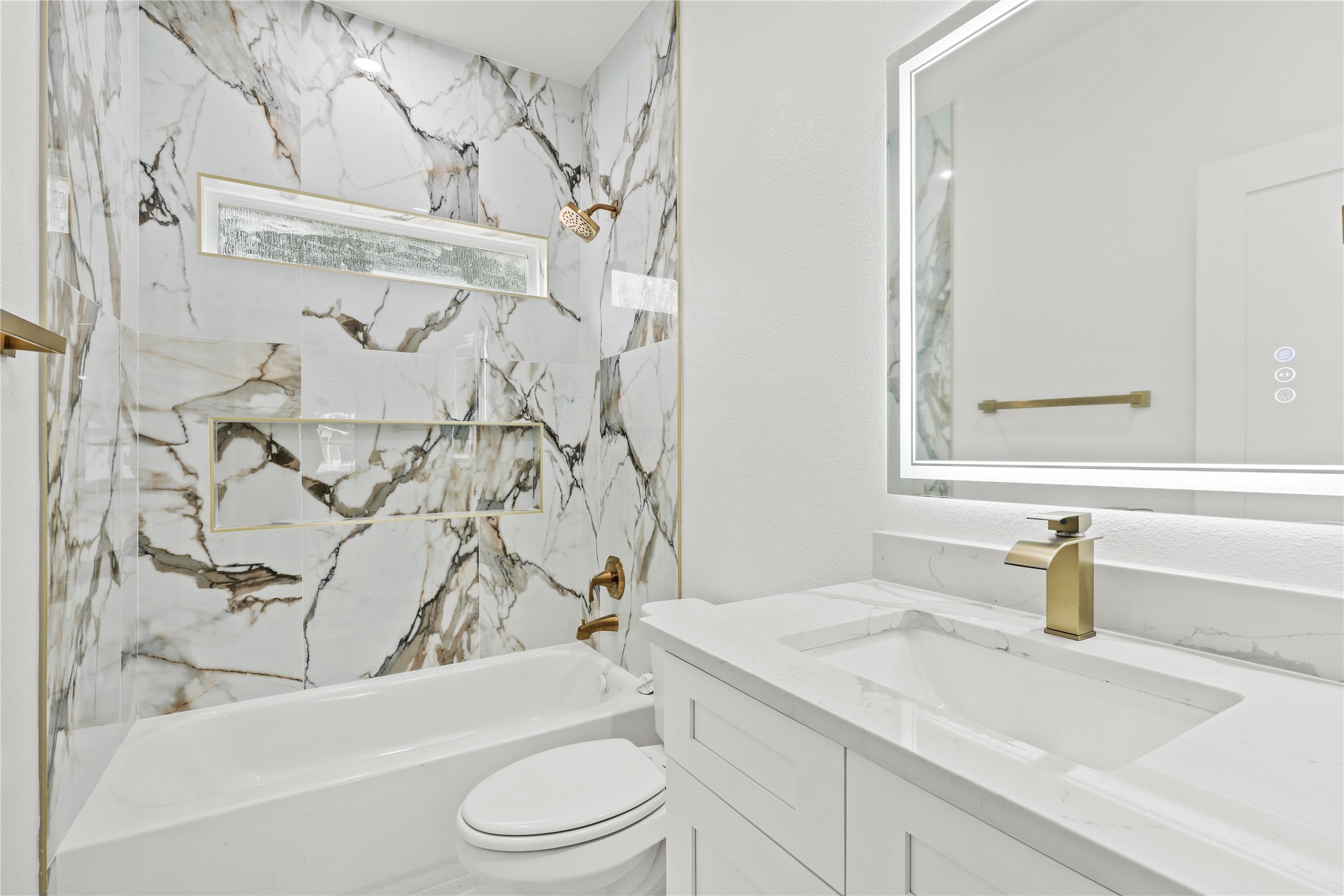 7819 Brownsville Avenue