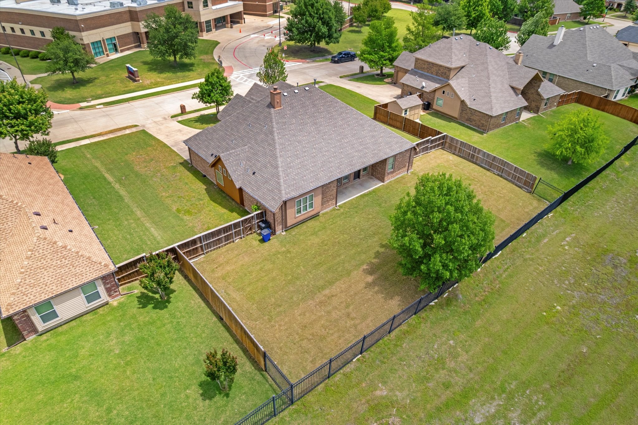 3127 Fontanna Boulevard