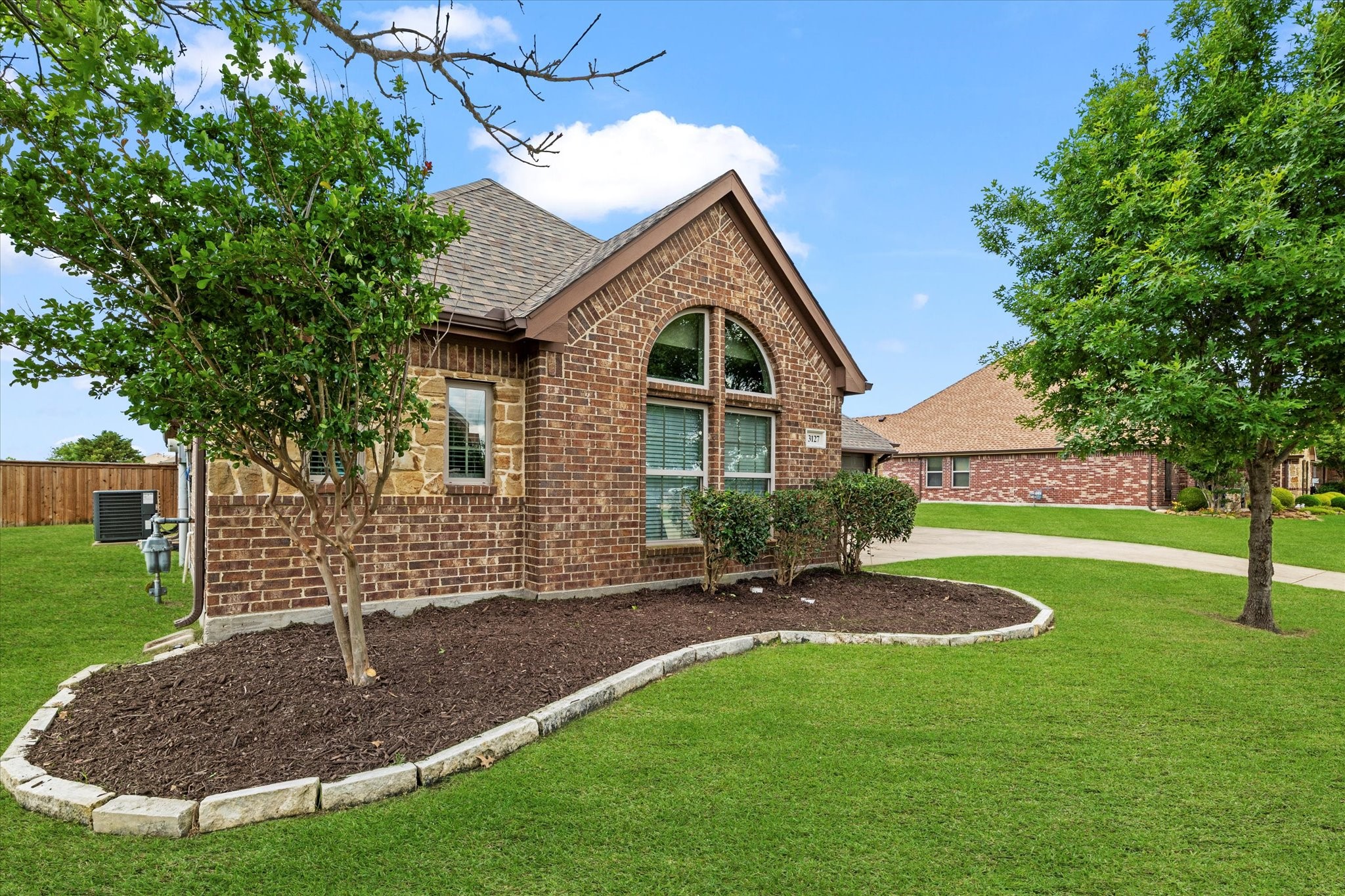 3127 Fontanna Boulevard