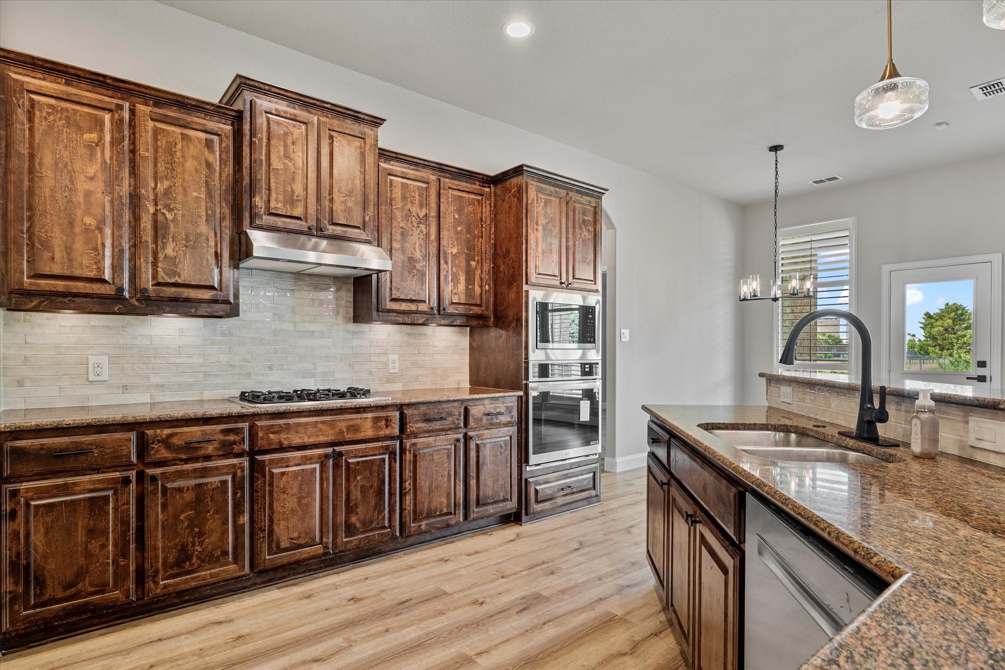 3127 Fontanna Boulevard