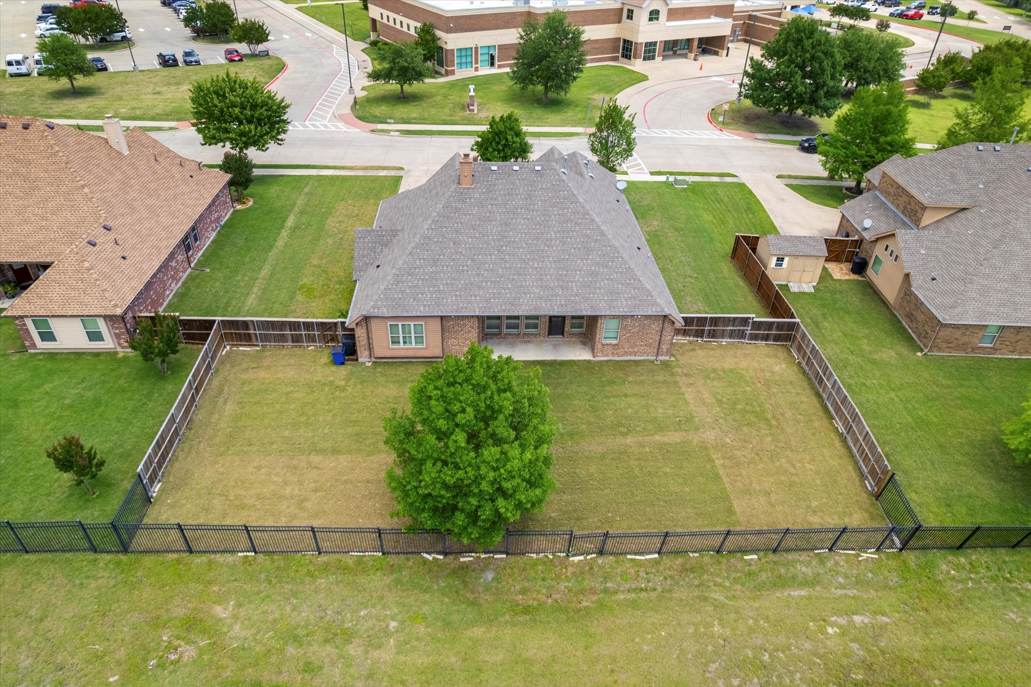 3127 Fontanna Boulevard