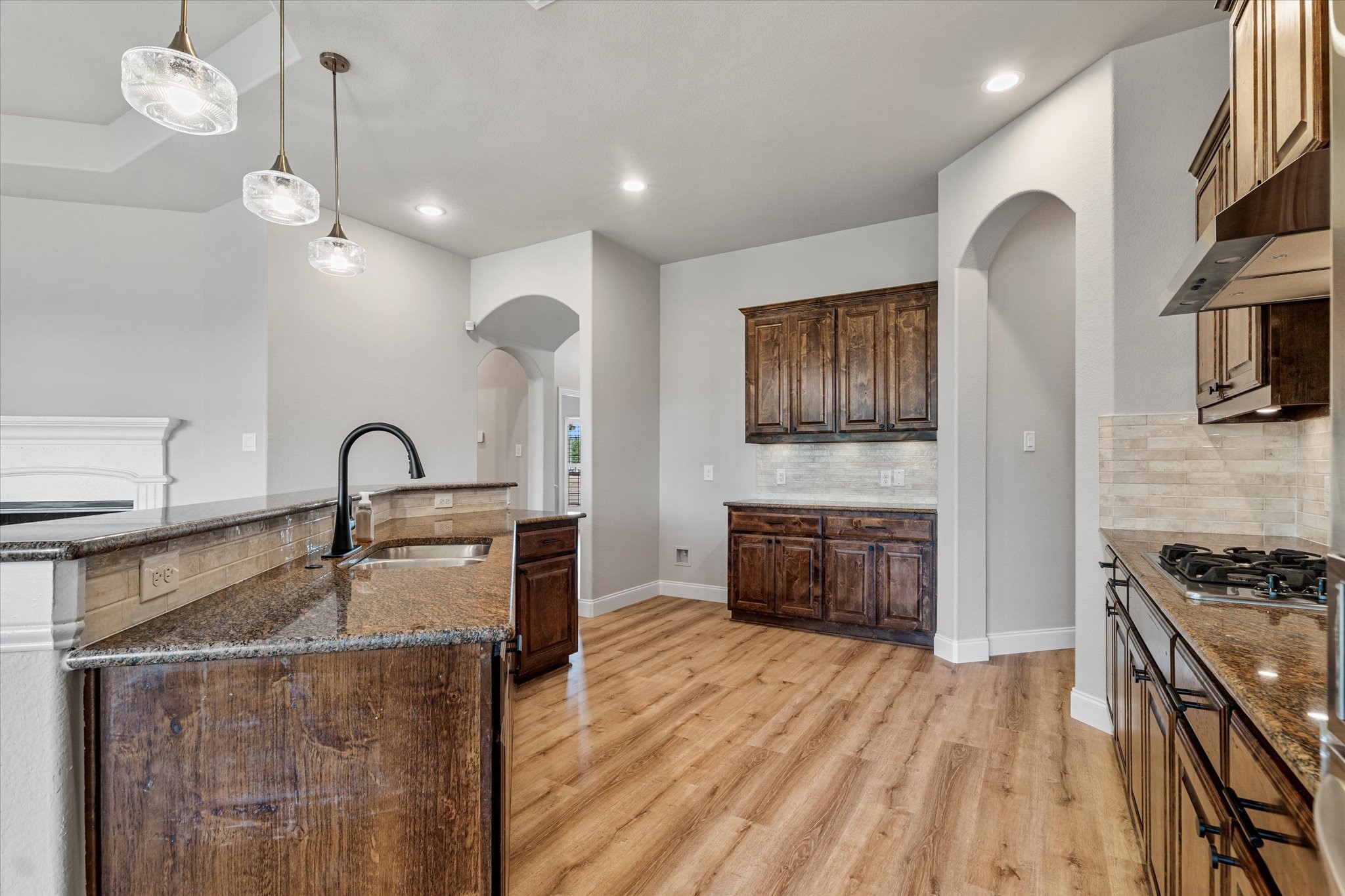 3127 Fontanna Boulevard