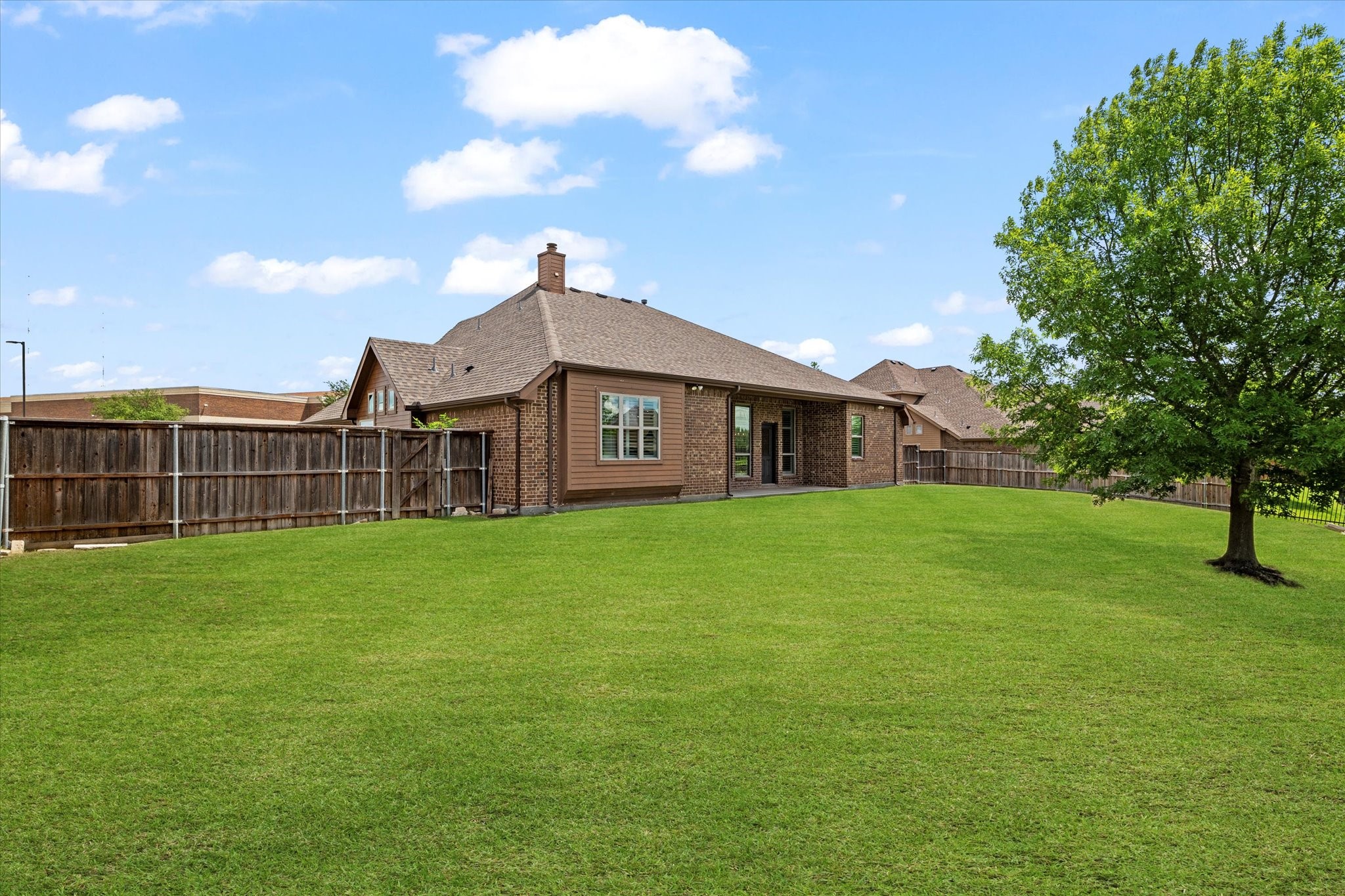 3127 Fontanna Boulevard