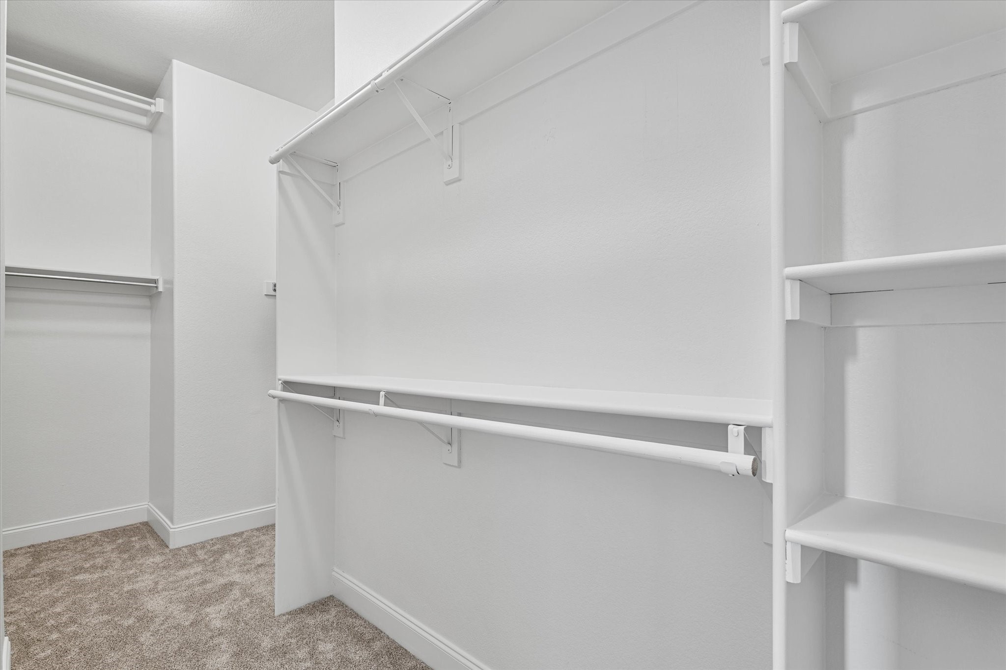 3127 Fontanna Boulevard