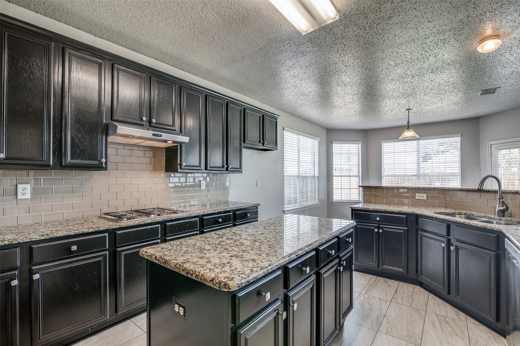 1520 Eaglepoint Drive