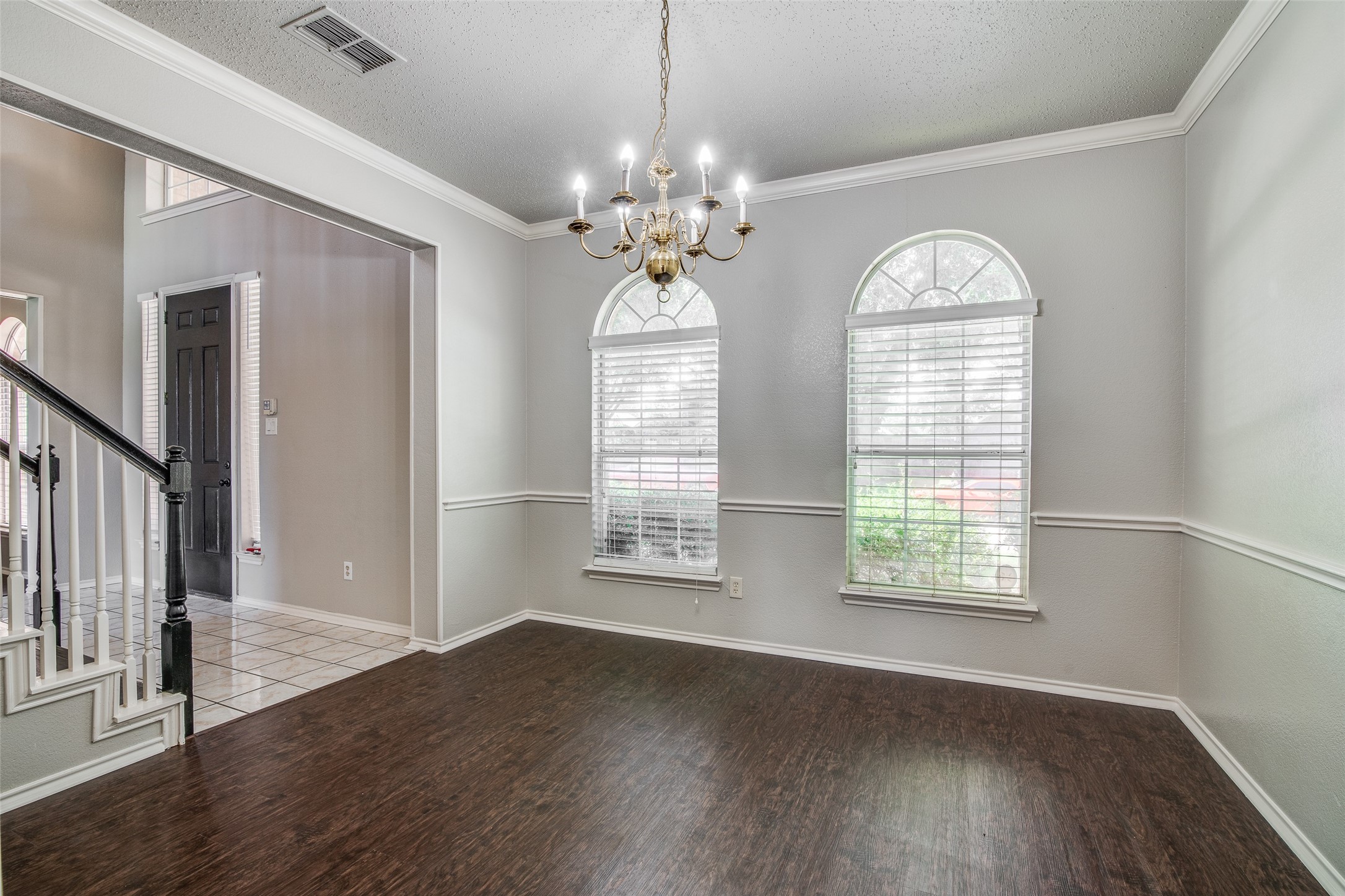 1520 Eaglepoint Drive