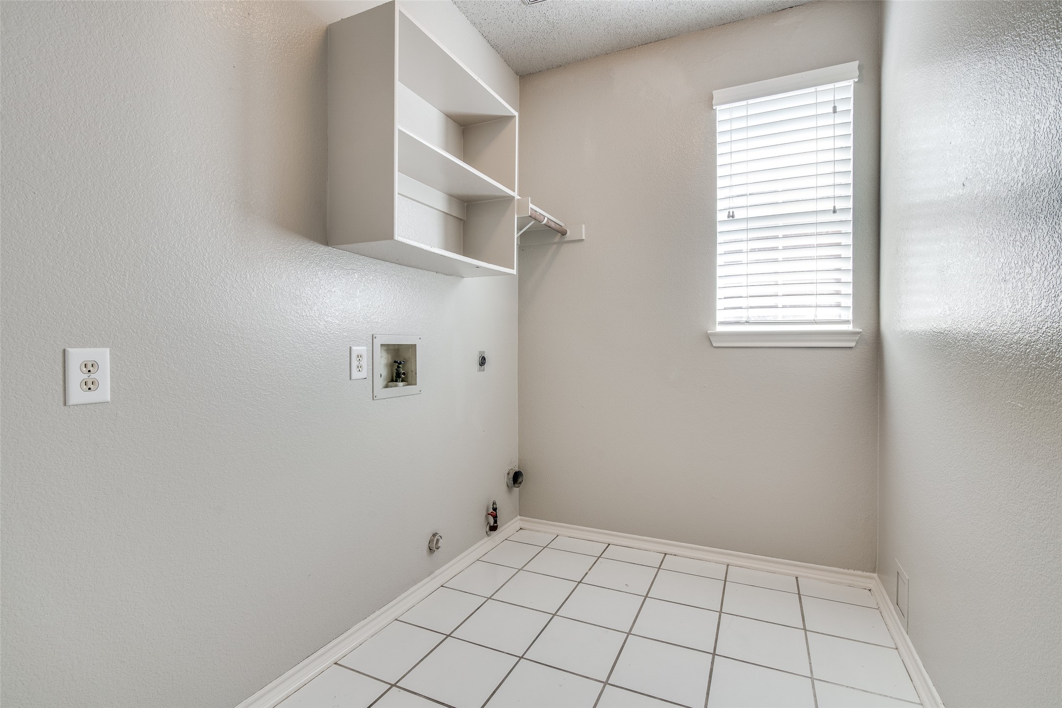 1520 Eaglepoint Drive