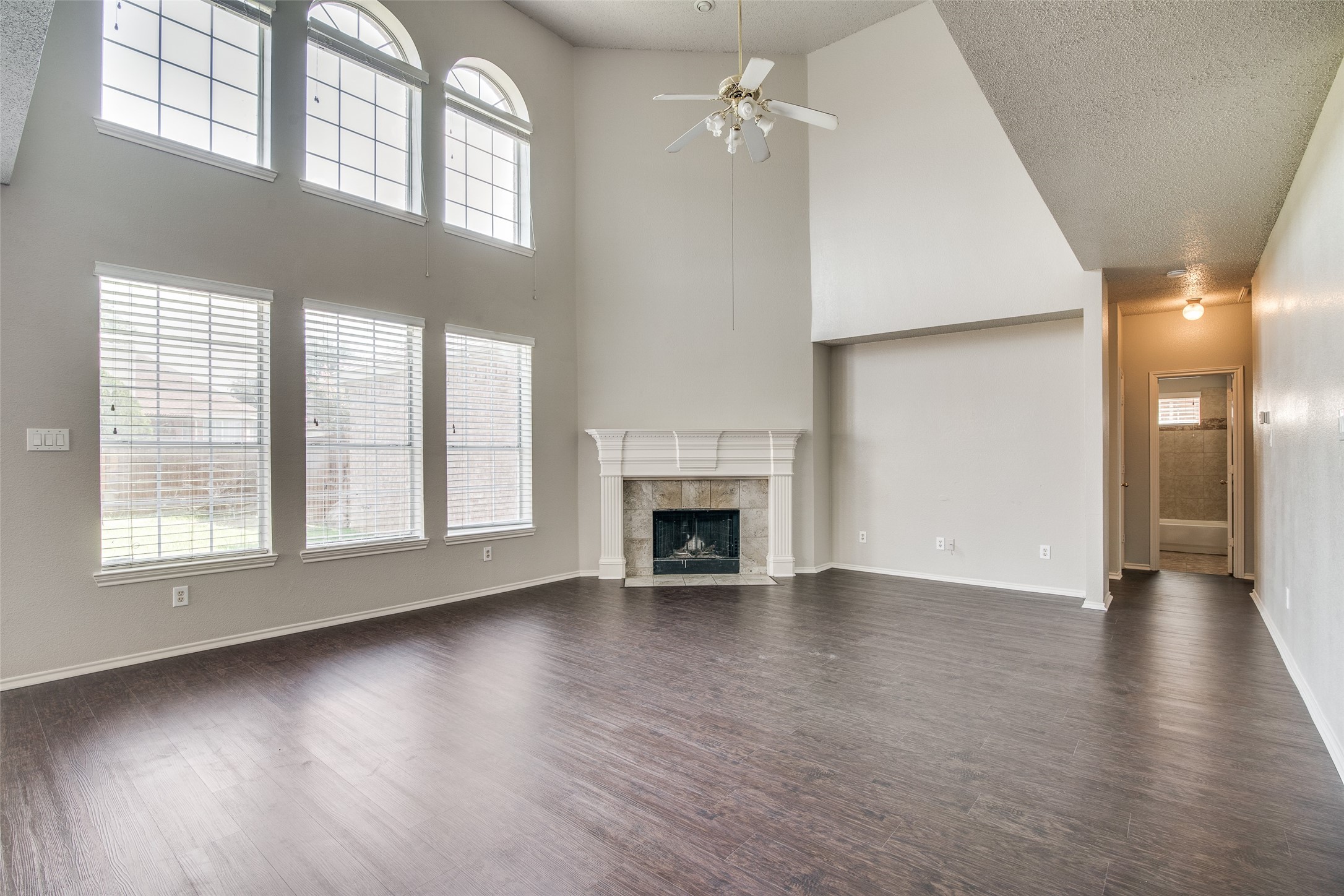 1520 Eaglepoint Drive