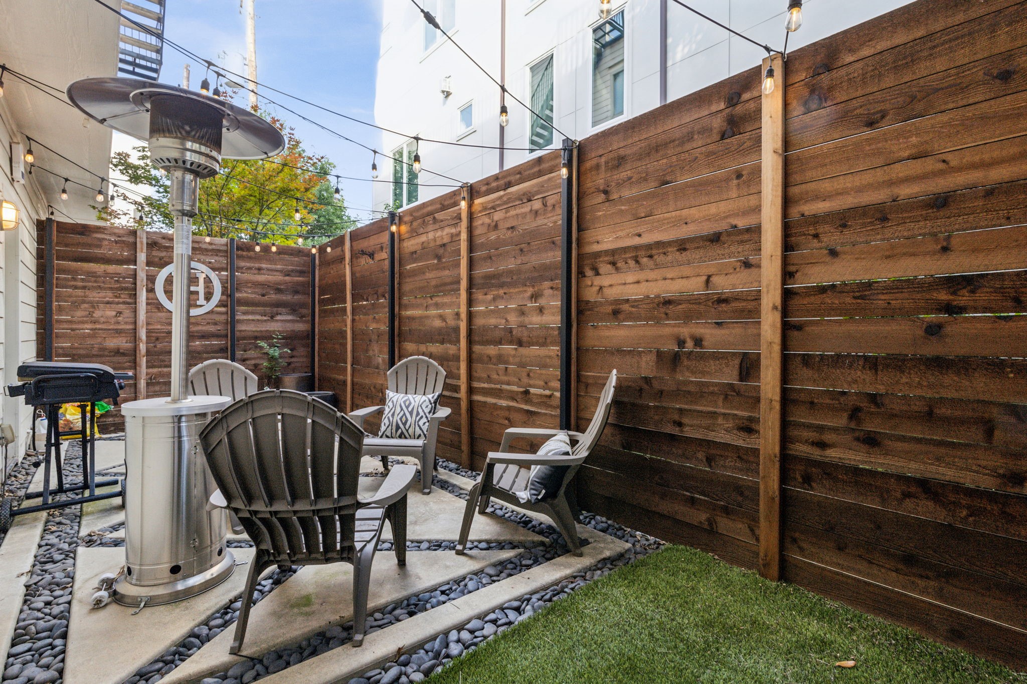 2022 N Fitzhugh Avenue E