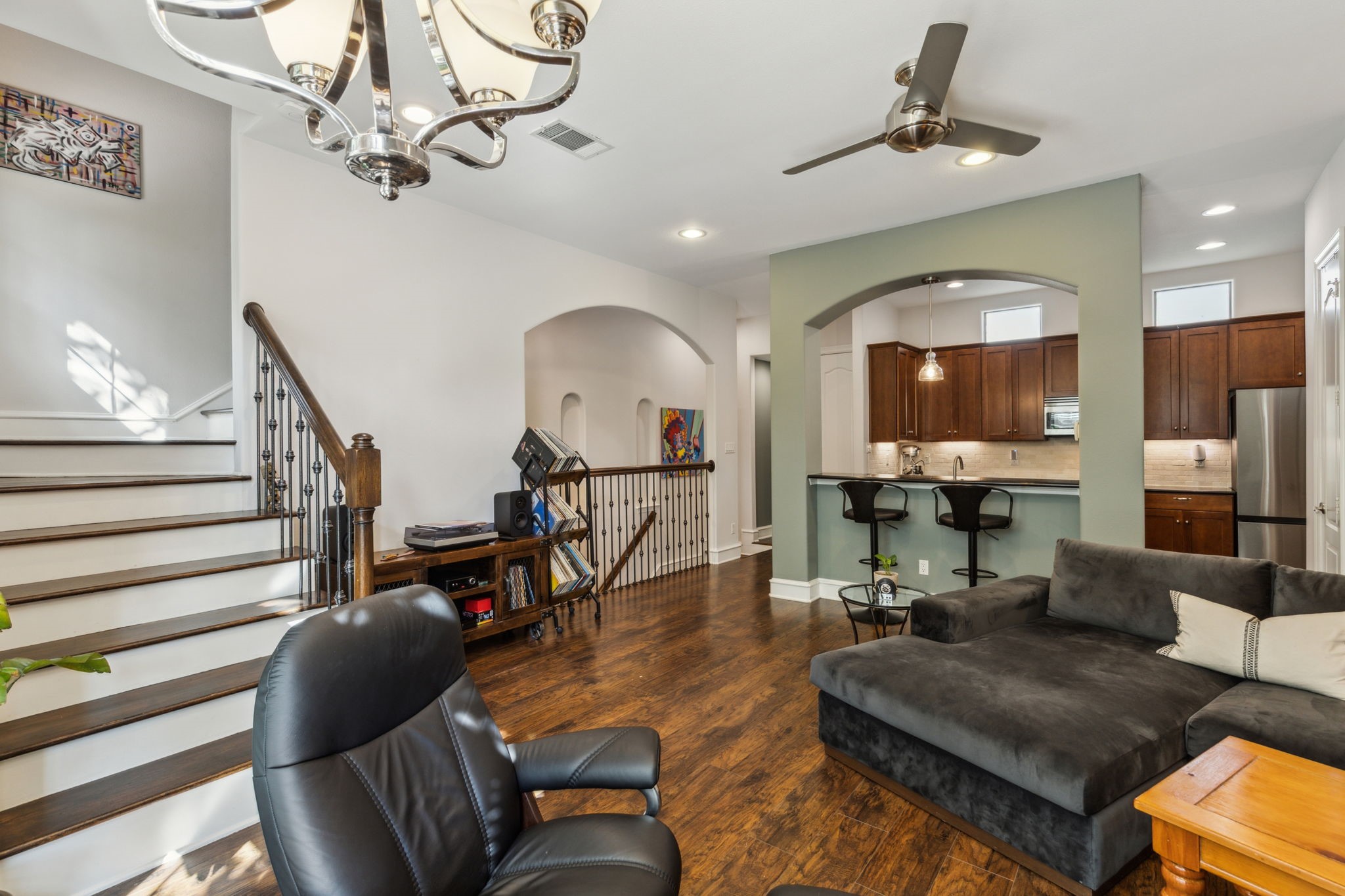 2022 N Fitzhugh Avenue E