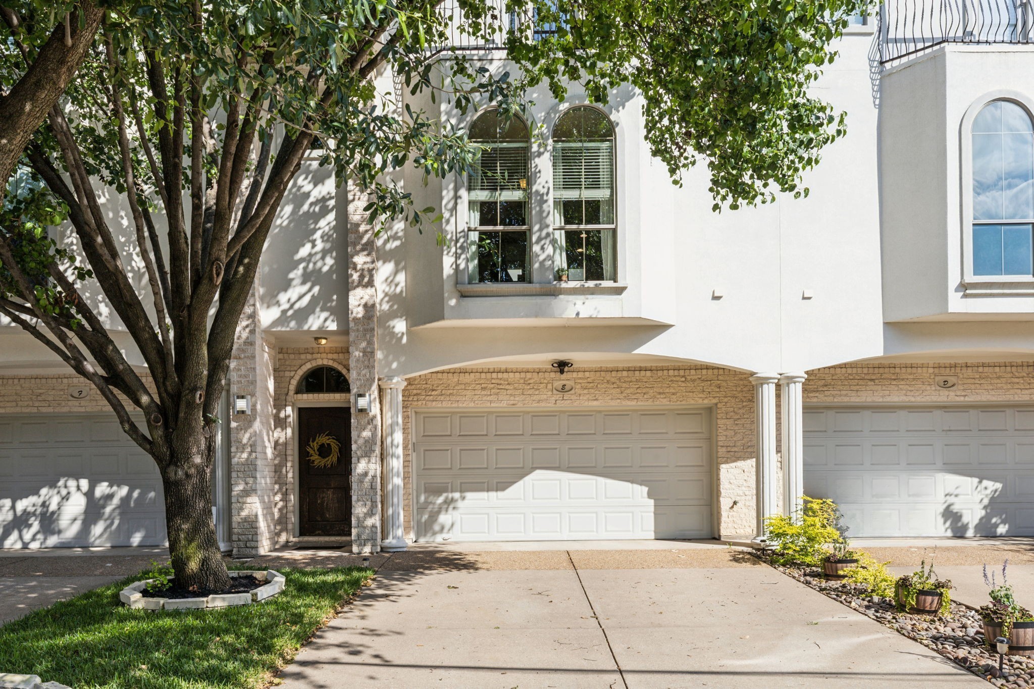 2022 N Fitzhugh Avenue E