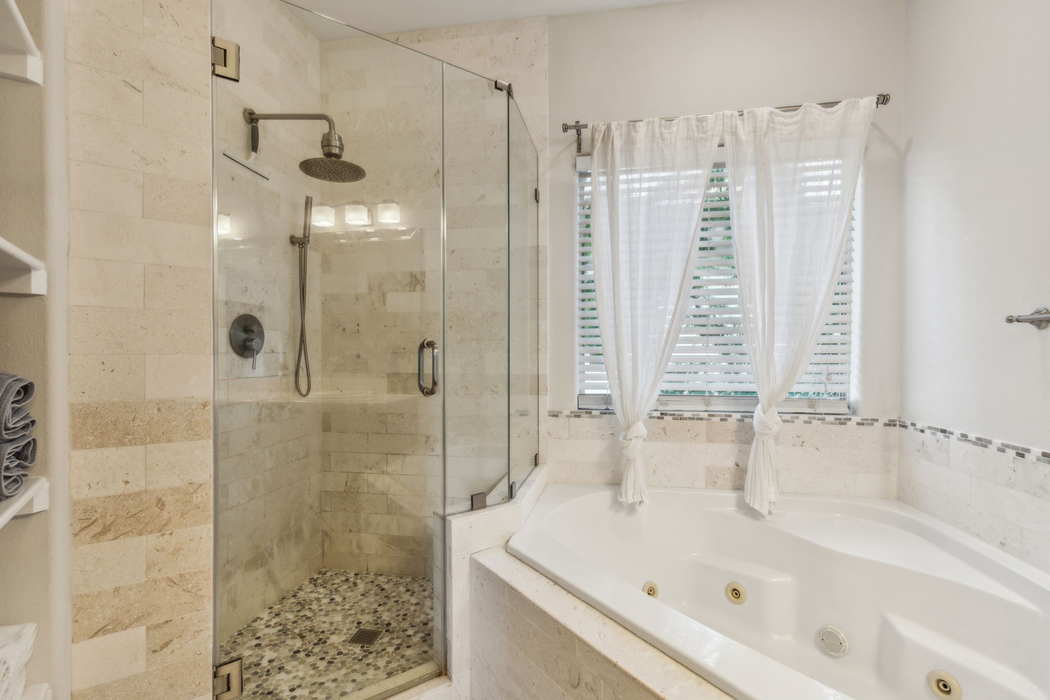 2022 N Fitzhugh Avenue E