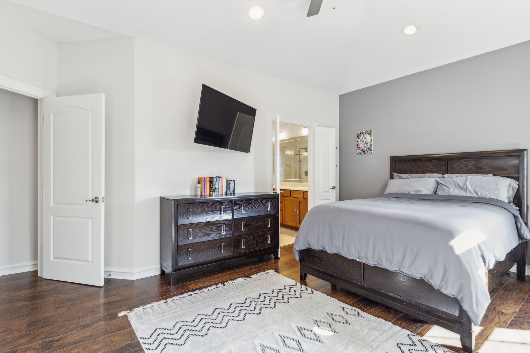 2022 N Fitzhugh Avenue E