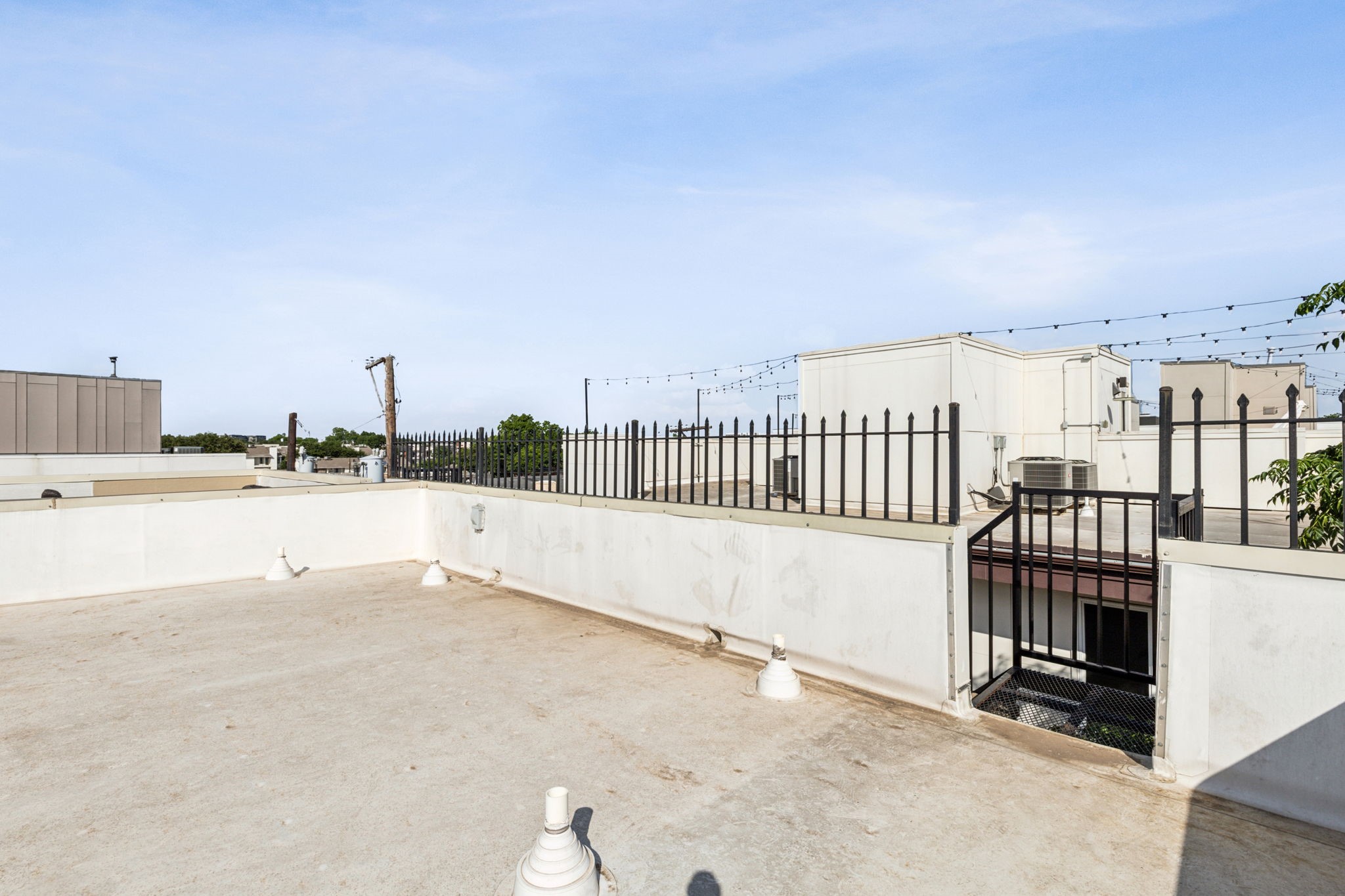 2022 N Fitzhugh Avenue E