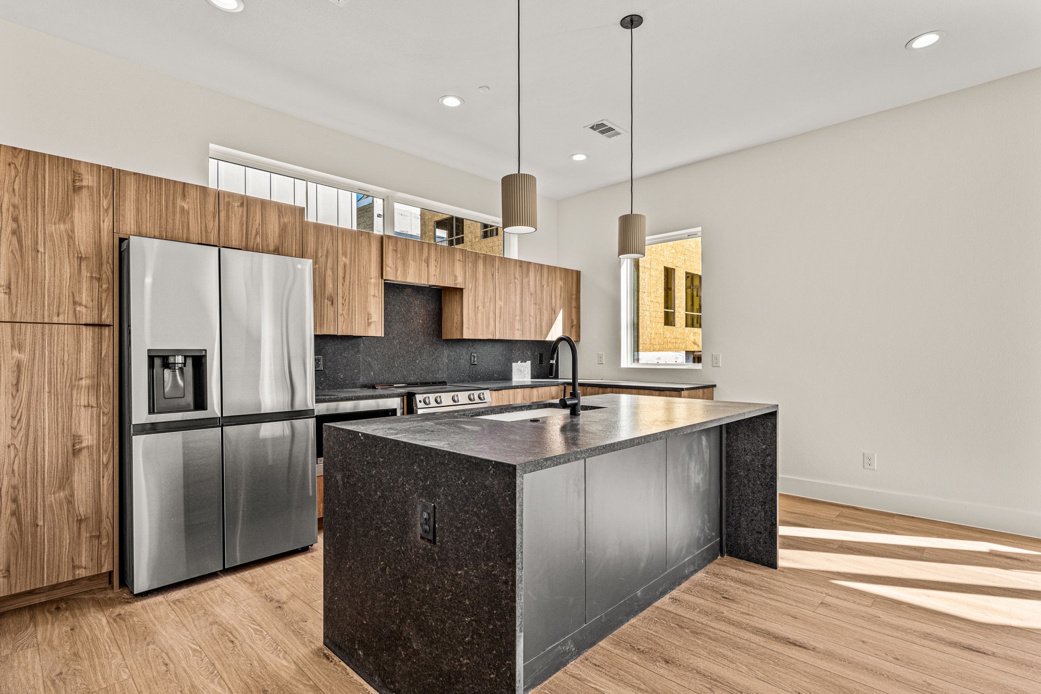 2206 Arroyo Avenue 303