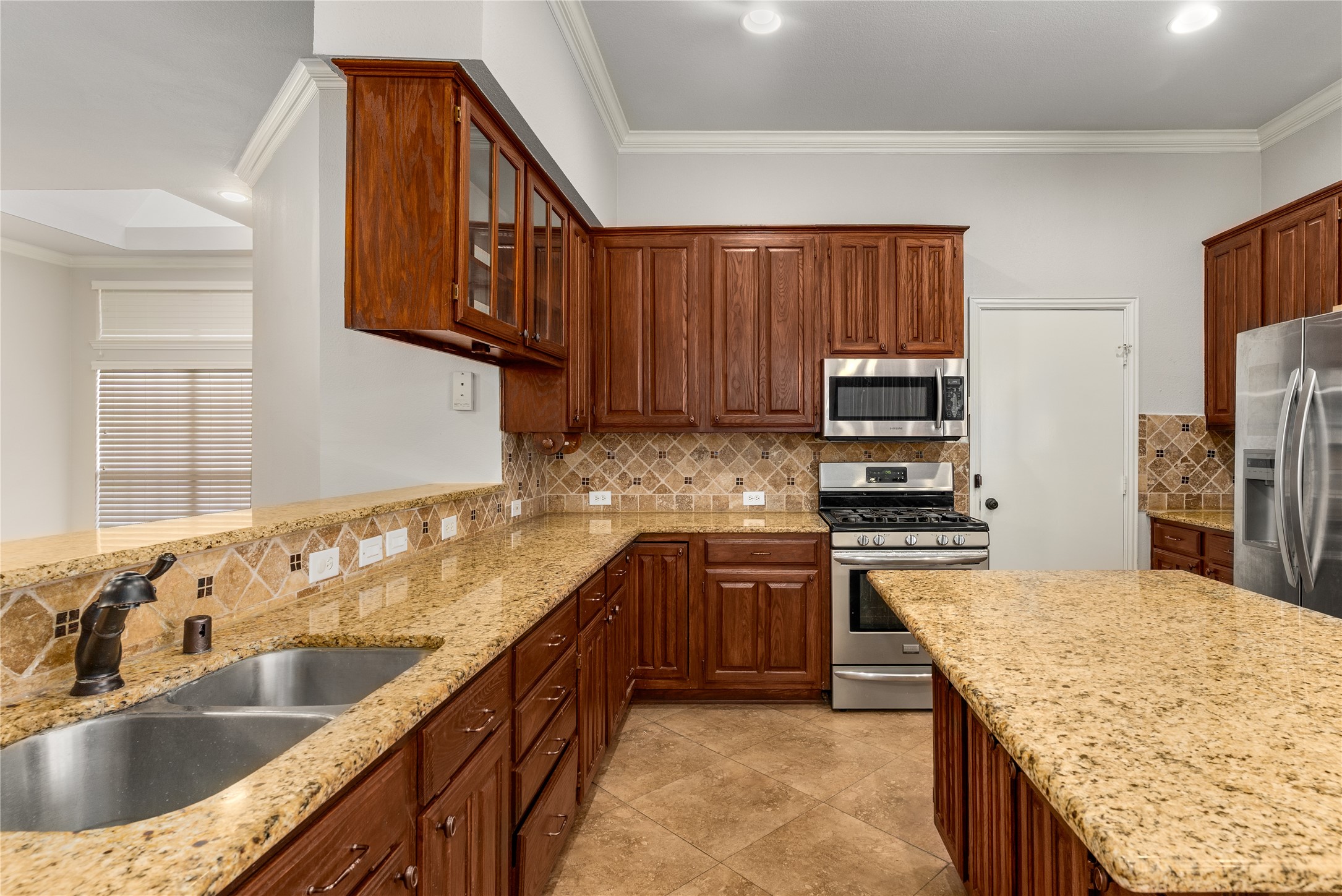 3616 Canyon Oaks Drive