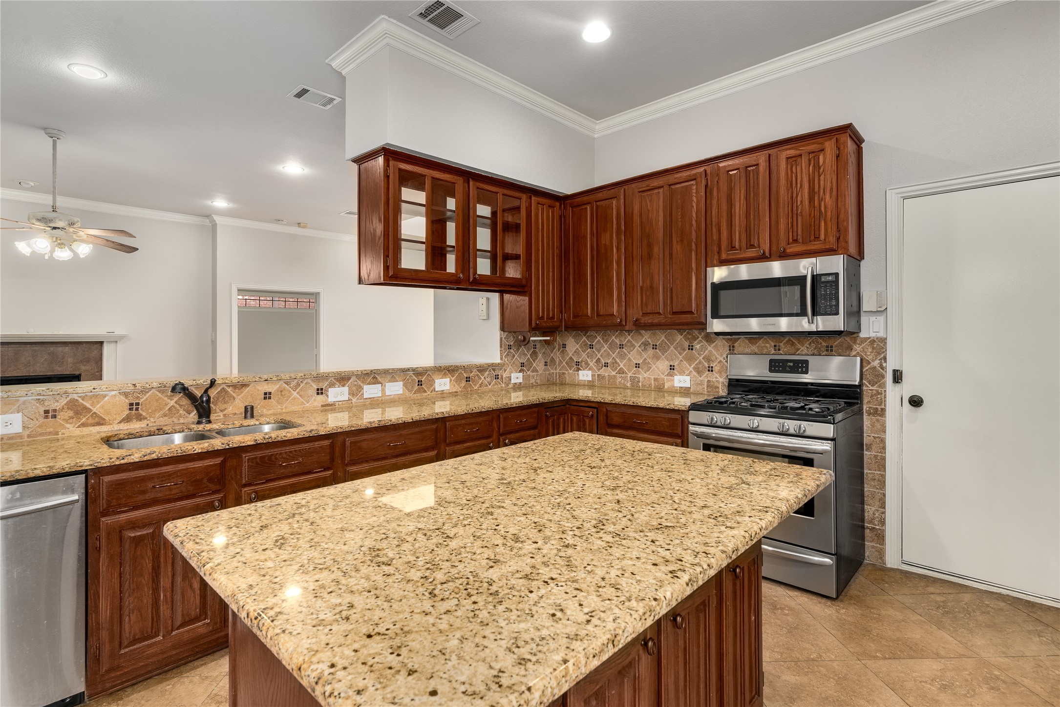 3616 Canyon Oaks Drive