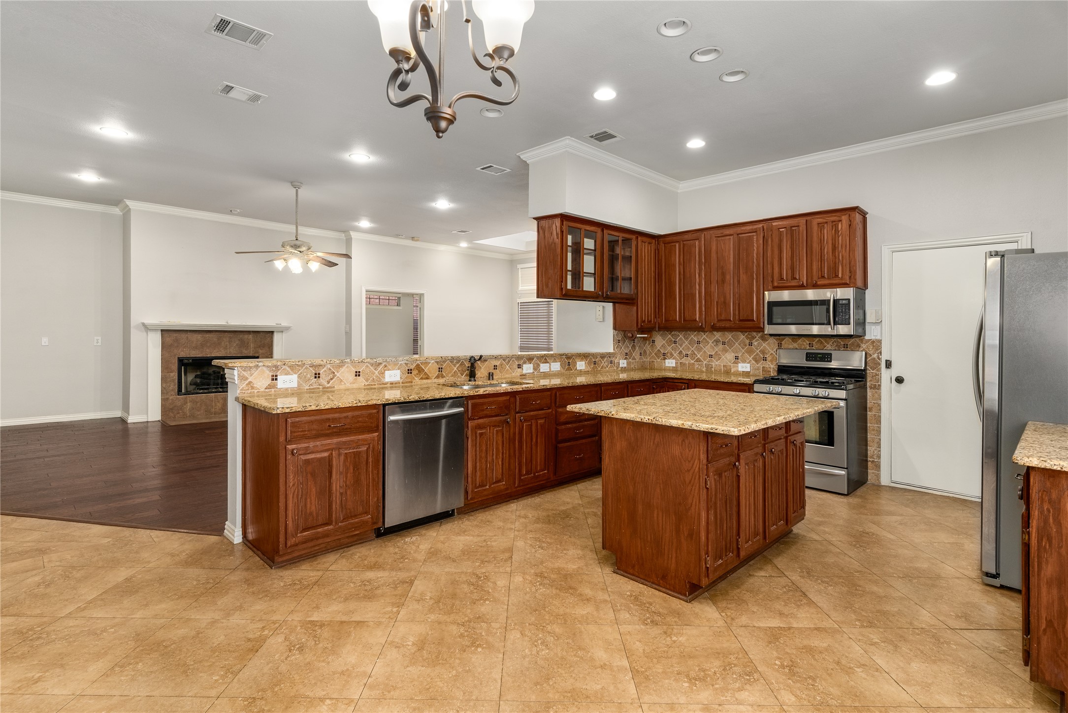 3616 Canyon Oaks Drive