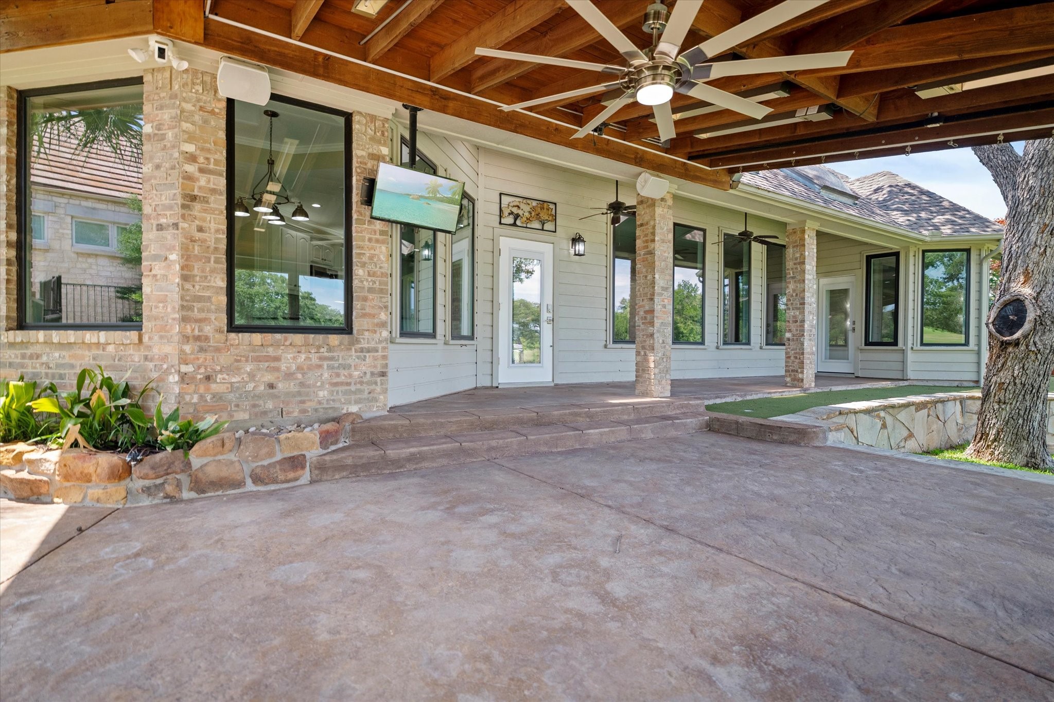 1309 Woodlake Drive