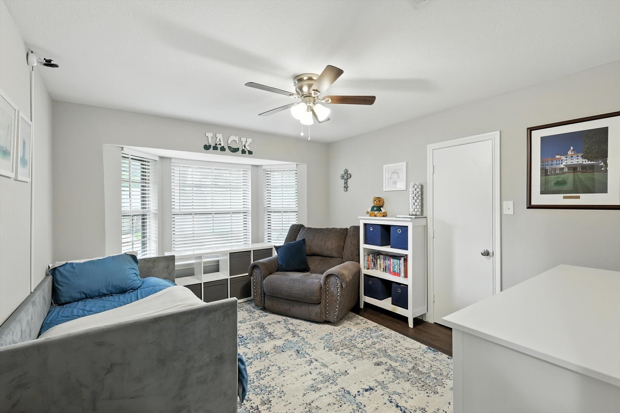 4914 Ridgeline Drive