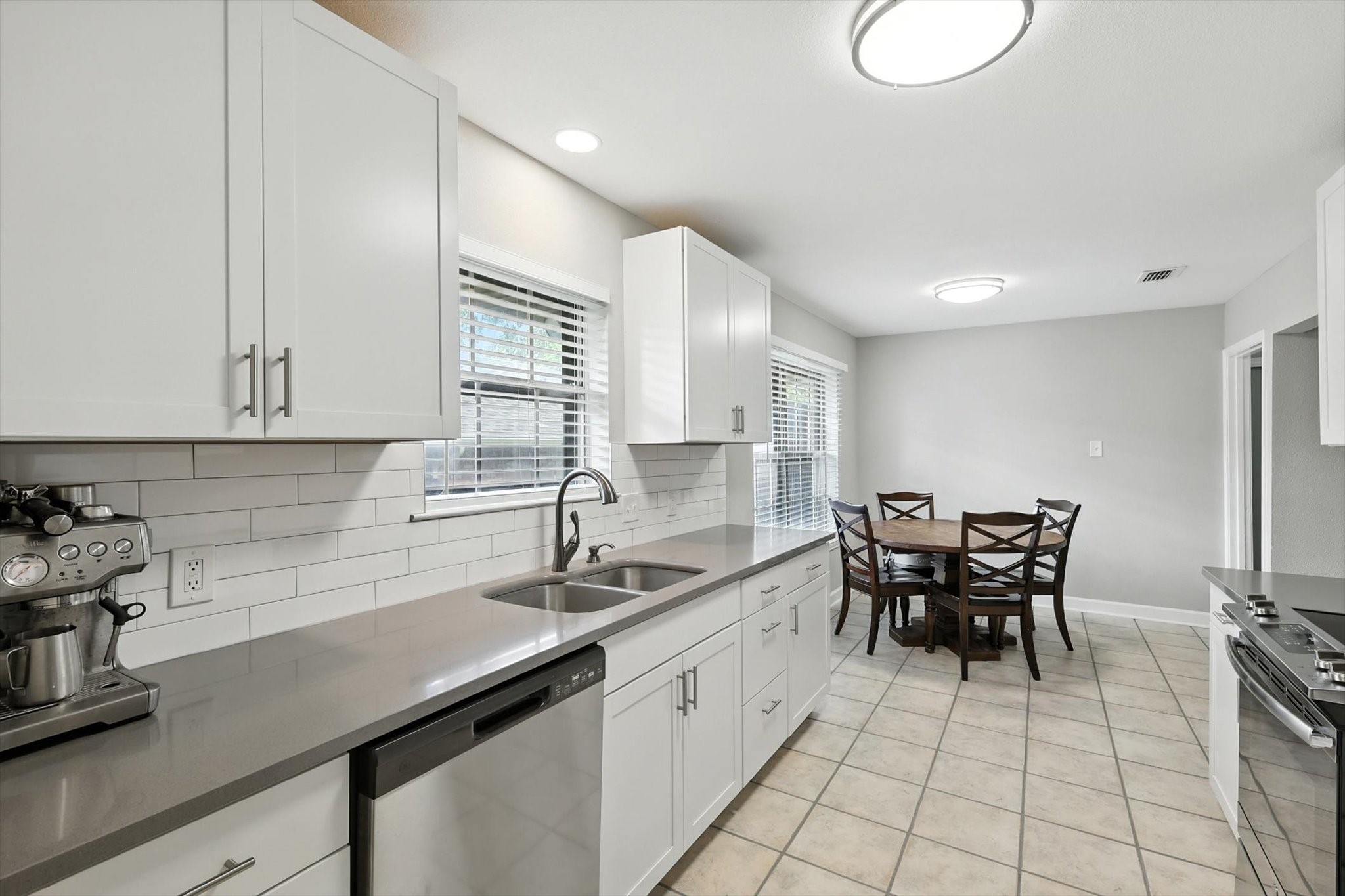 4914 Ridgeline Drive