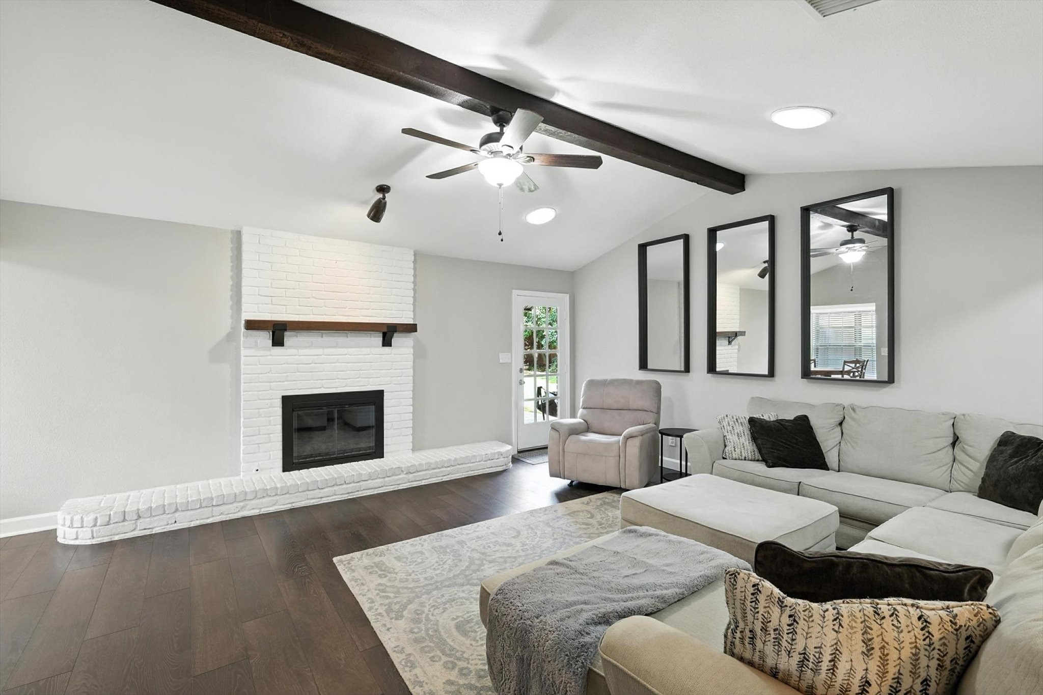 4914 Ridgeline Drive